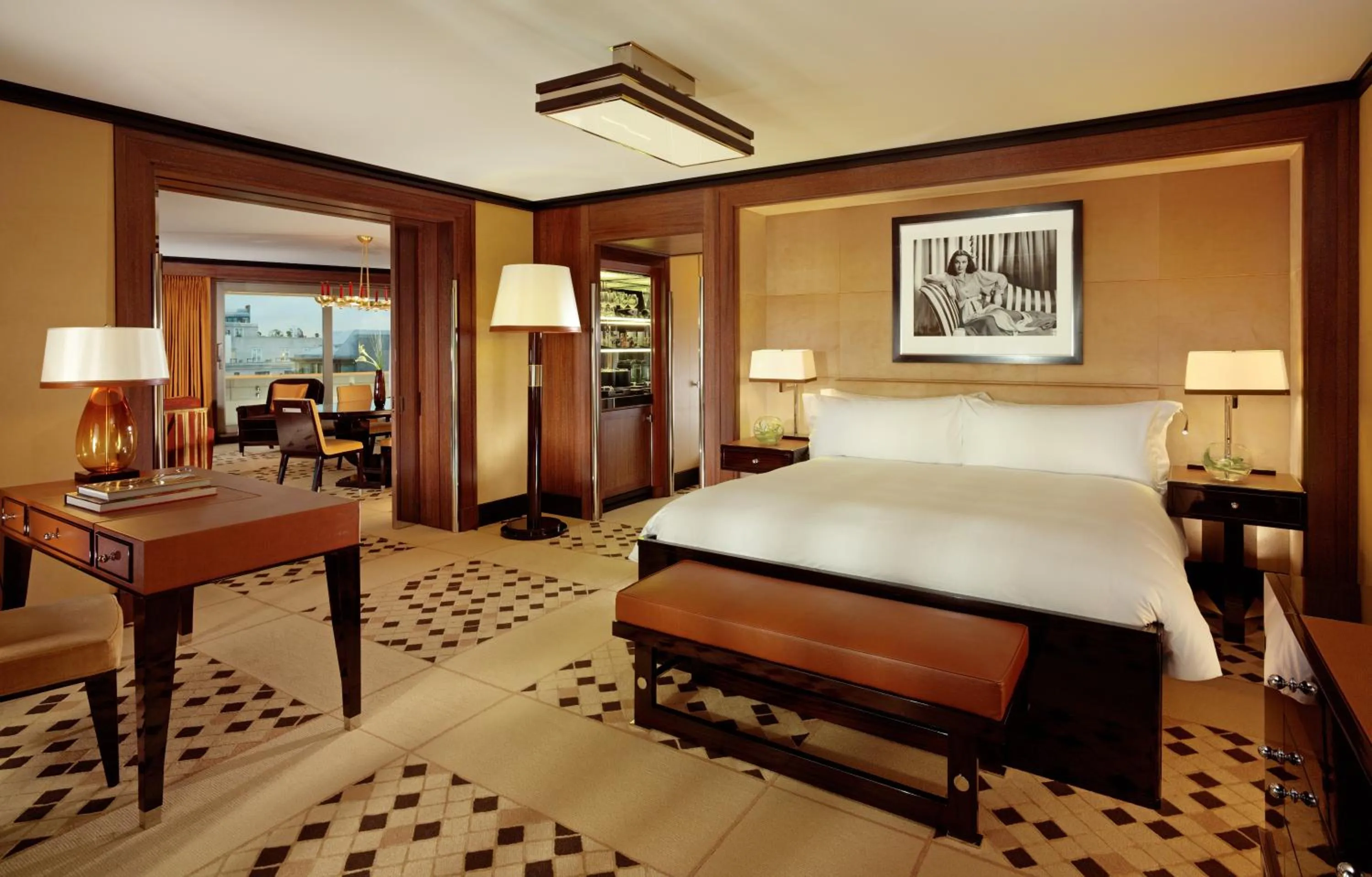 Bed in 45 Park Lane - Dorchester Collection