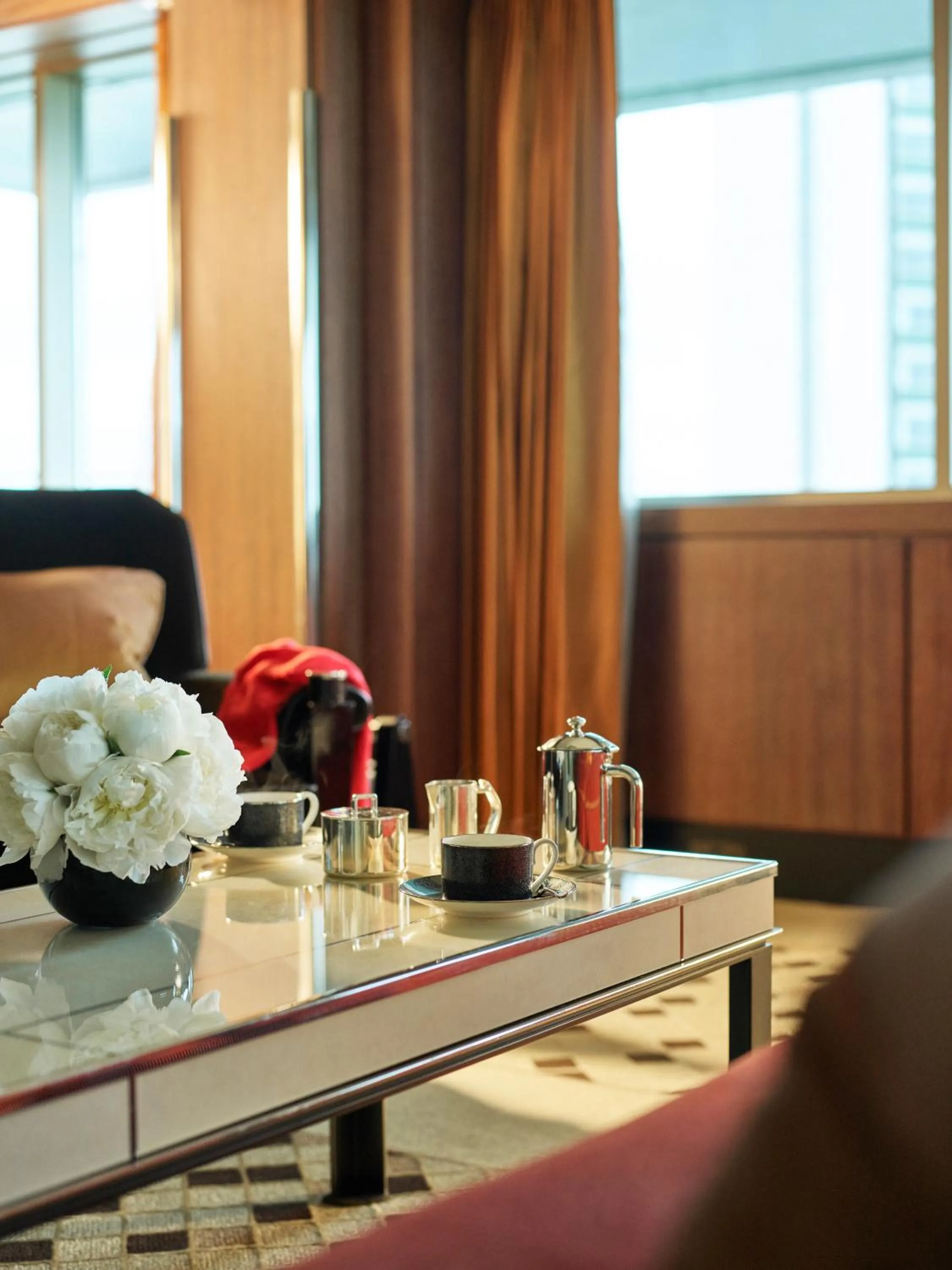 Living room in 45 Park Lane - Dorchester Collection