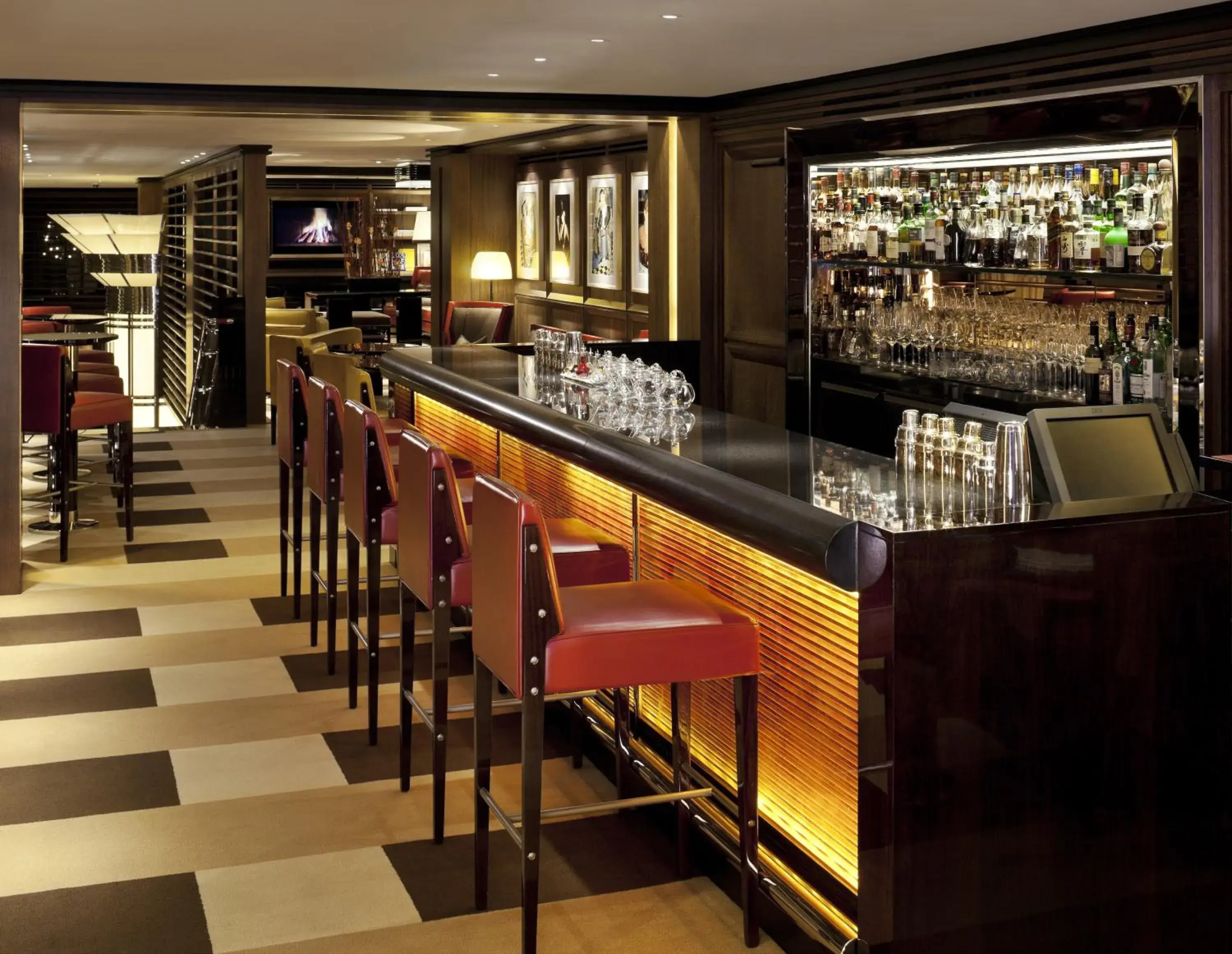 Lounge or bar in 45 Park Lane - Dorchester Collection Lounge or bar in 45 Park Lane - Dorchester Collection