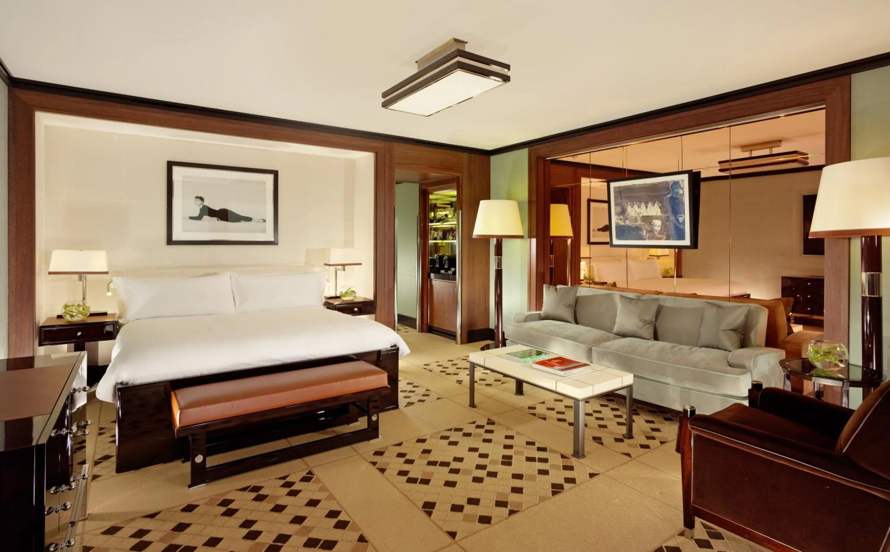 Bed in 45 Park Lane - Dorchester Collection