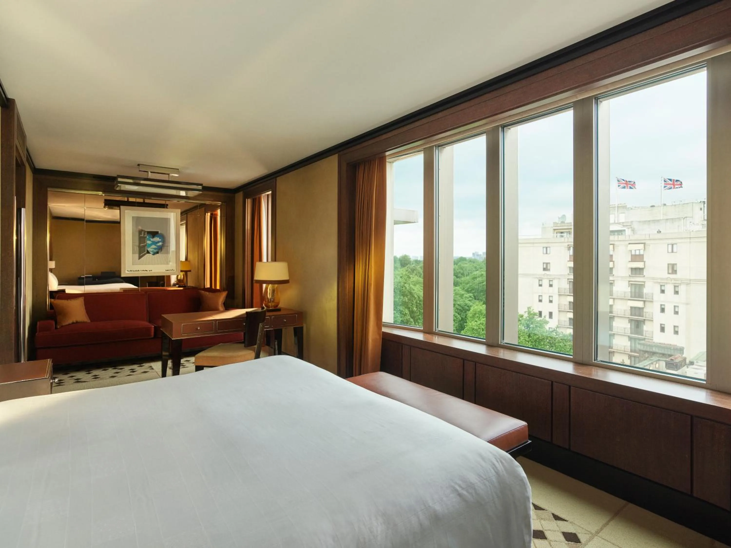 Bed in 45 Park Lane - Dorchester Collection