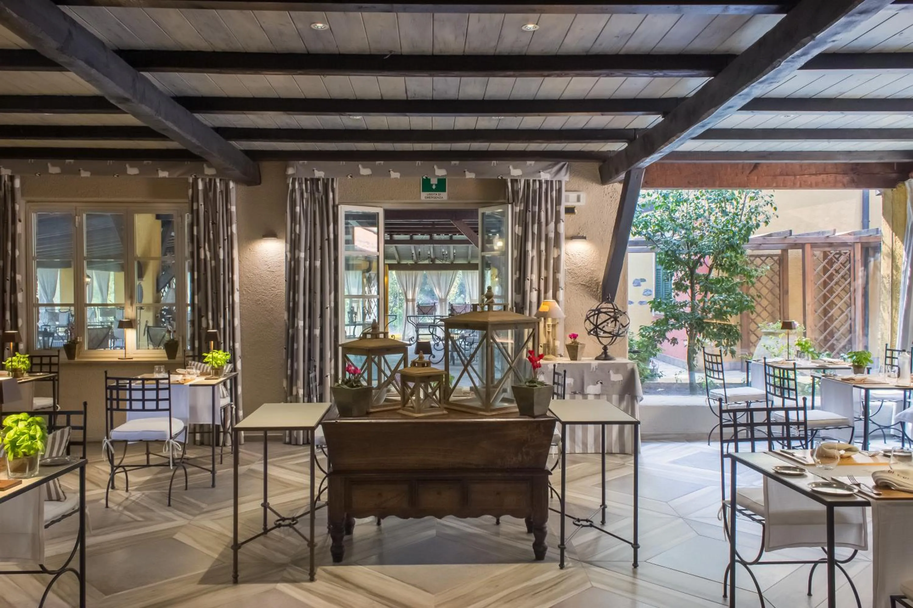 Restaurant/places to eat in La Meridiana ReIais & Chateaux