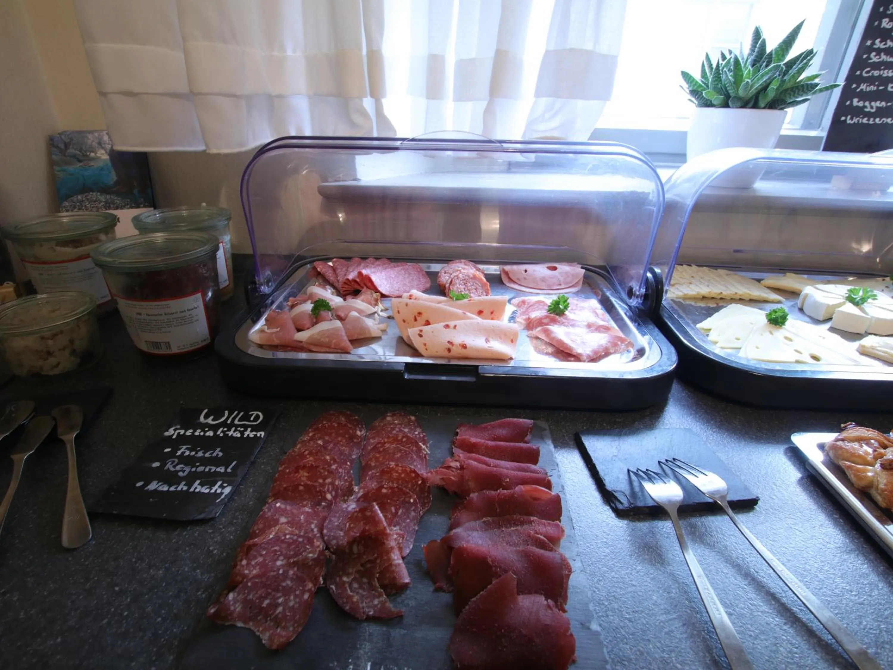 Breakfast in Hotel Cranach-Herberge City Centre