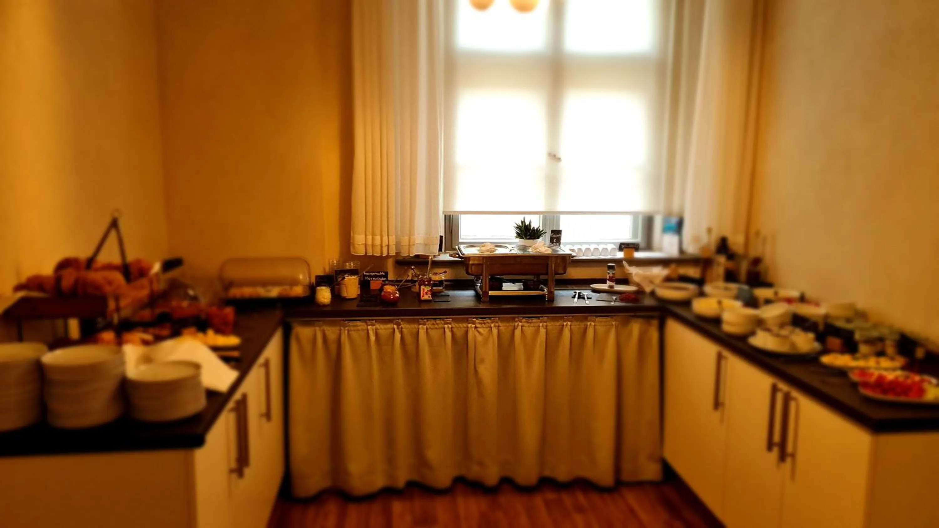 Breakfast in Hotel Cranach-Herberge City Centre