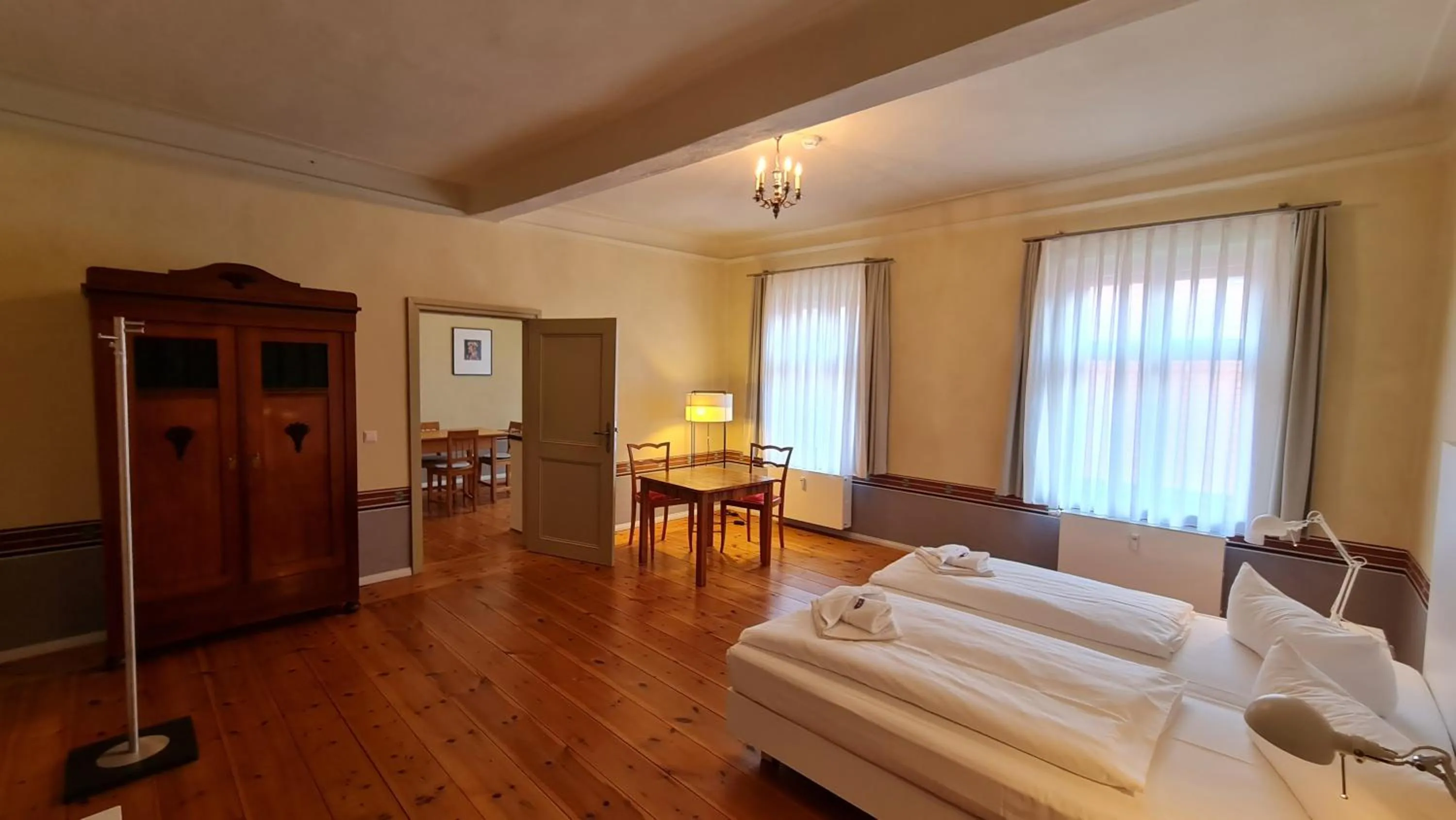 Photo of the whole room, Bed in Hotel Cranach-Herberge City Centre