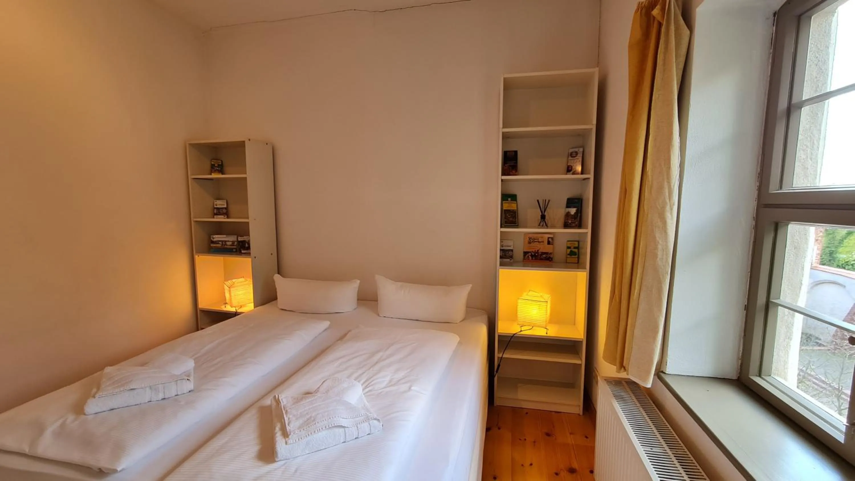 Bedroom, Bed in Hotel Cranach-Herberge City Centre