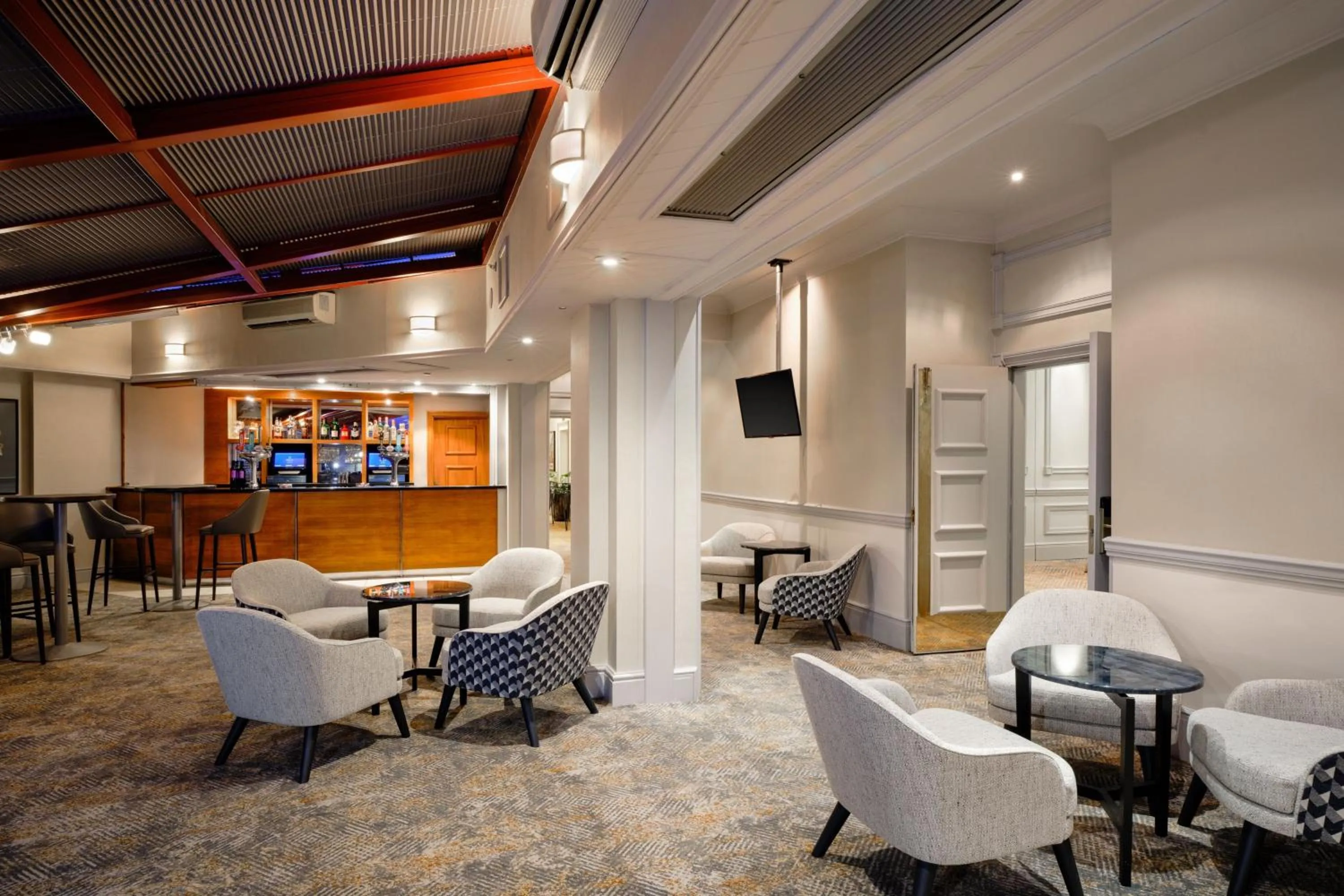 Lounge or bar in Delta Hotels by Marriott Swansea