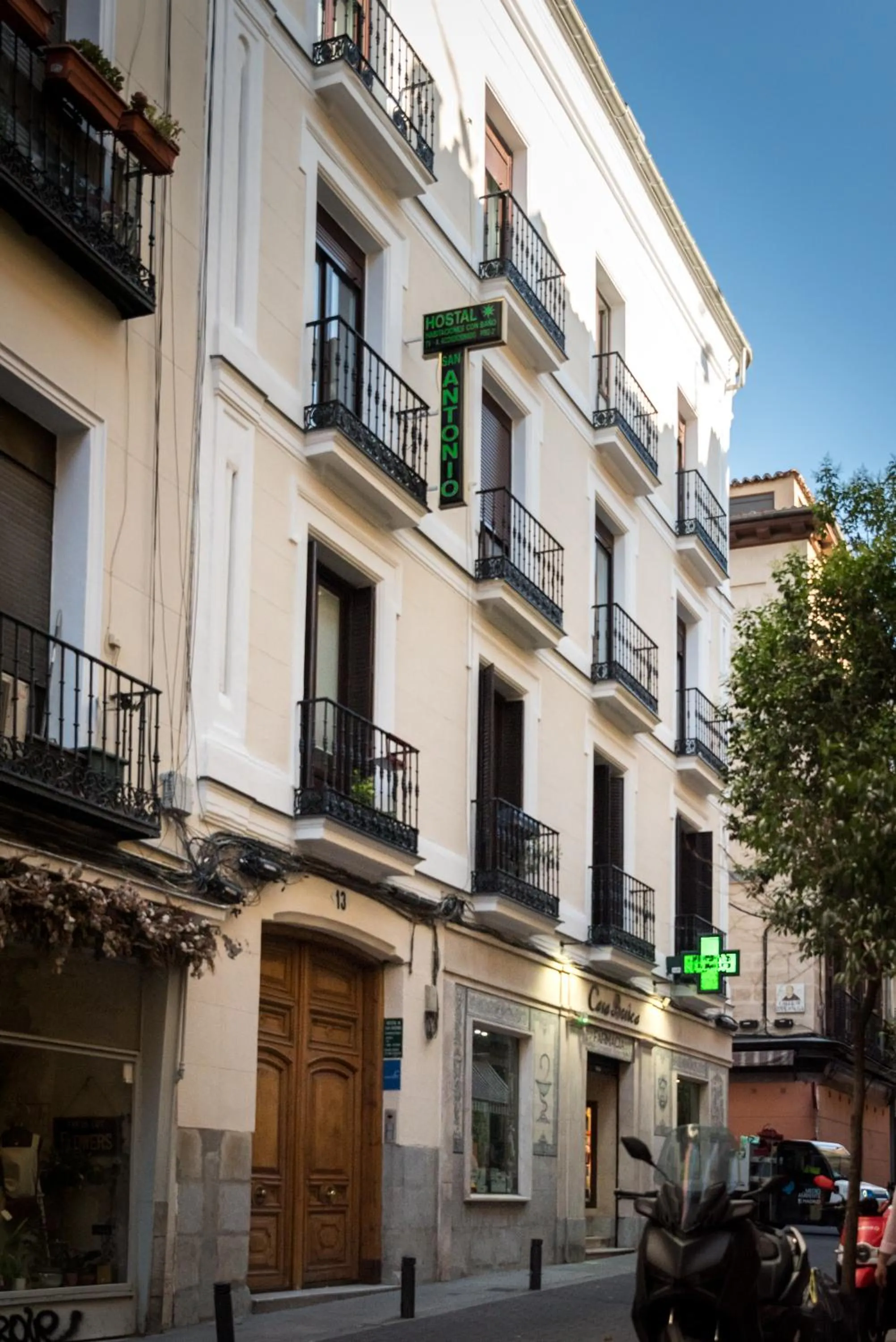 Facade/entrance in Hostal San Antonio