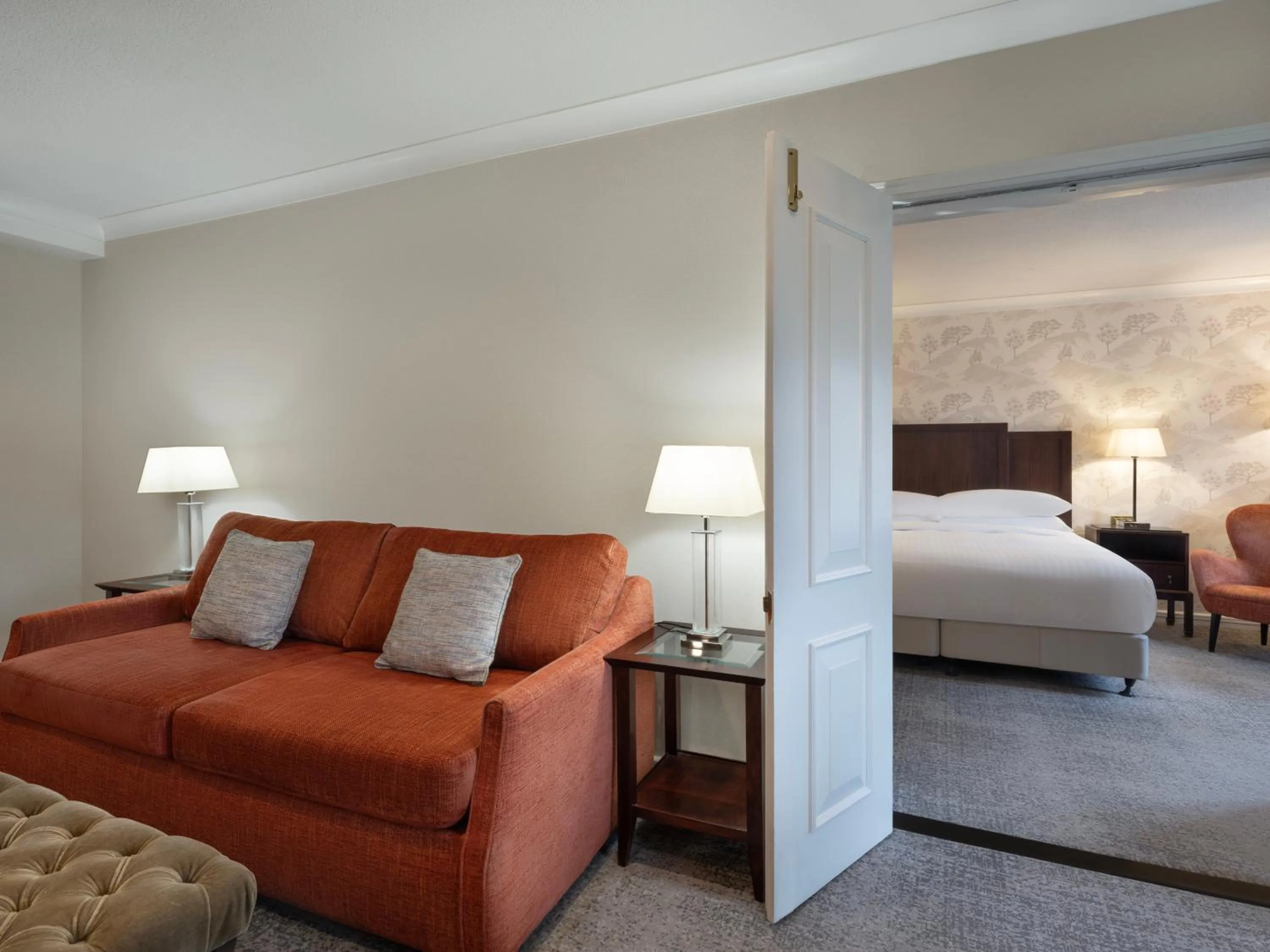 Lounge or bar, Bed in Delta Hotels by Marriott Tudor Park Country Club