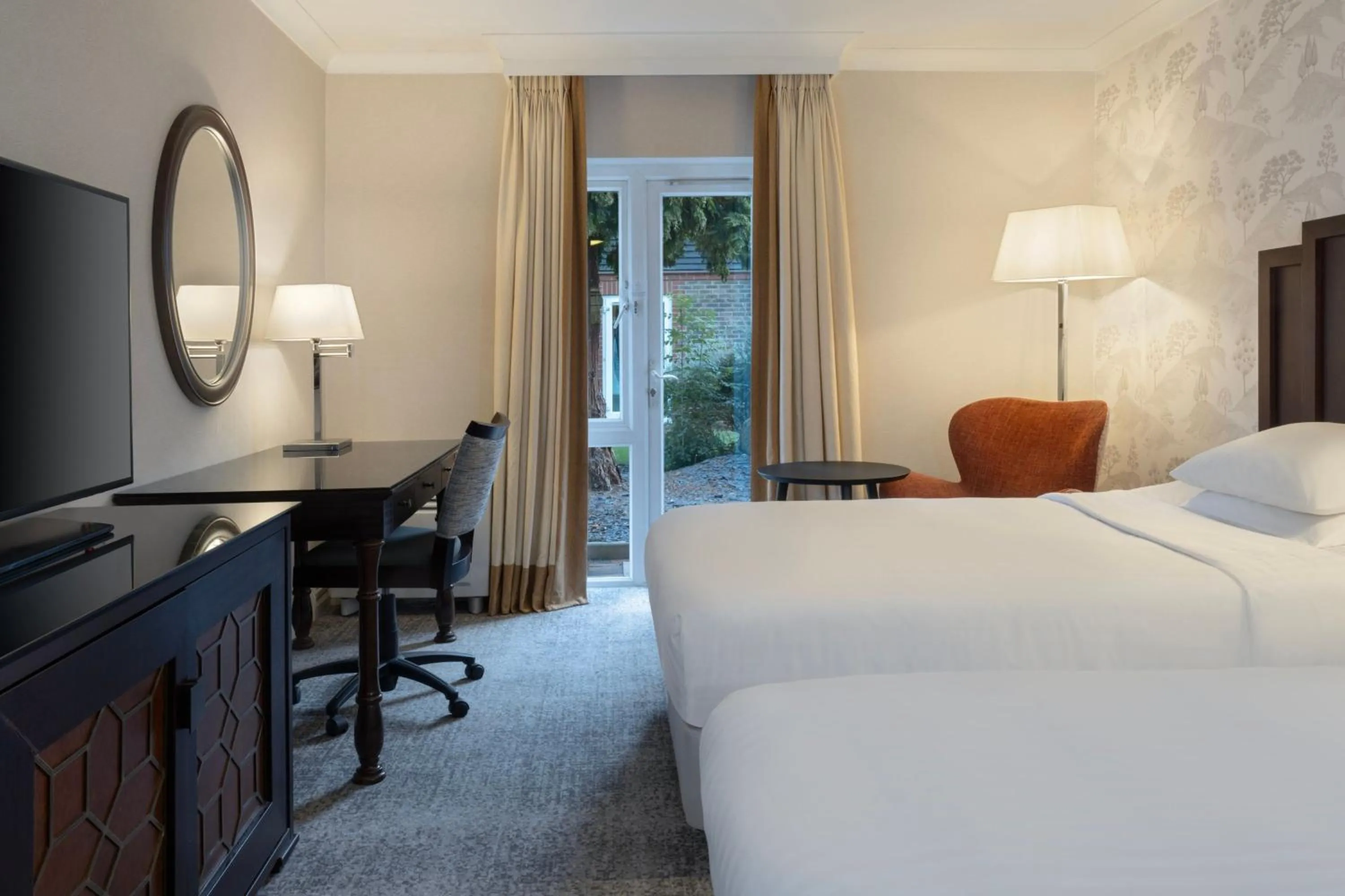 Photo of the whole room, Bed in Delta Hotels by Marriott Tudor Park Country Club