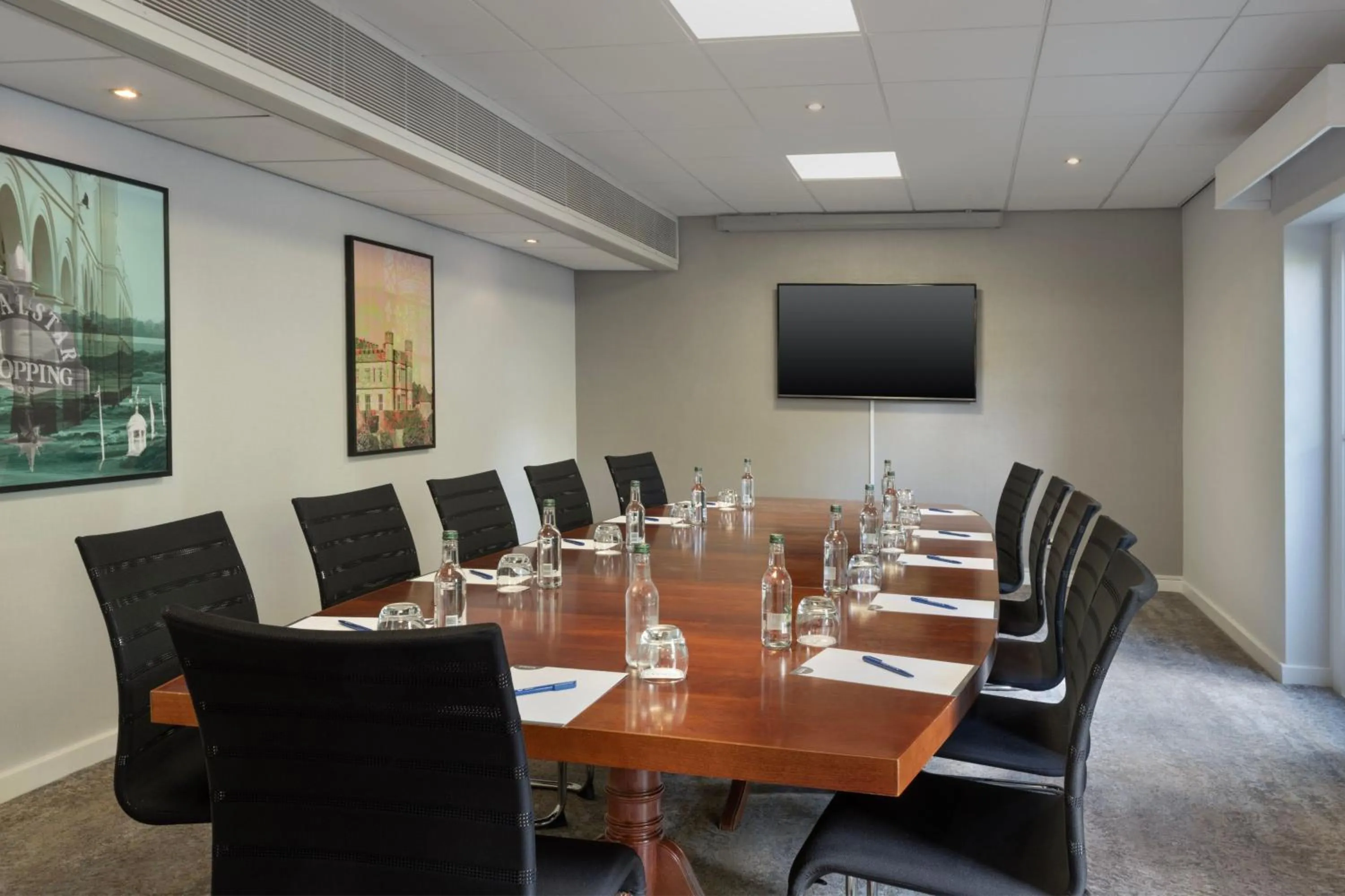 Meeting/conference room in Delta Hotels by Marriott Tudor Park Country Club