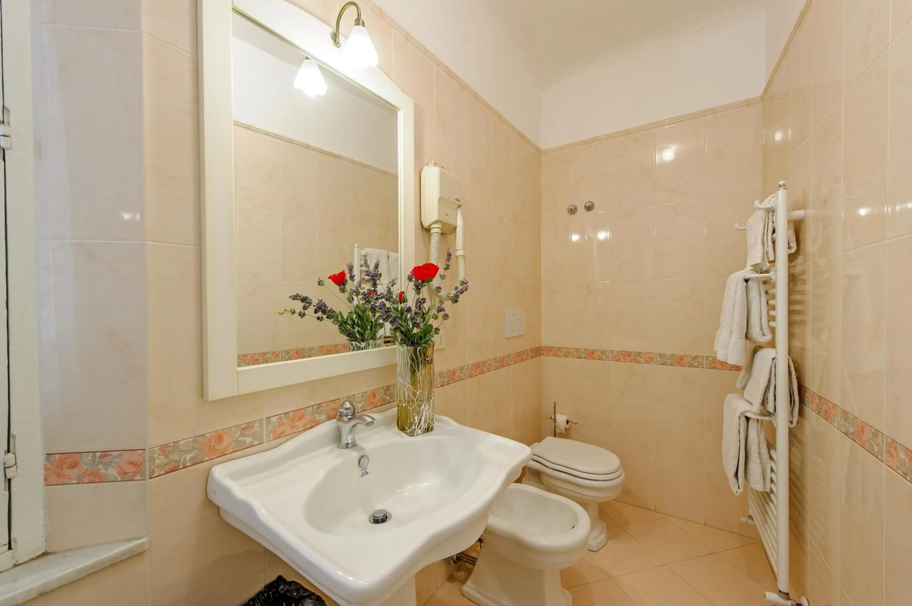 Shower in Albergo Il Marzocco - Hotel dal 1860