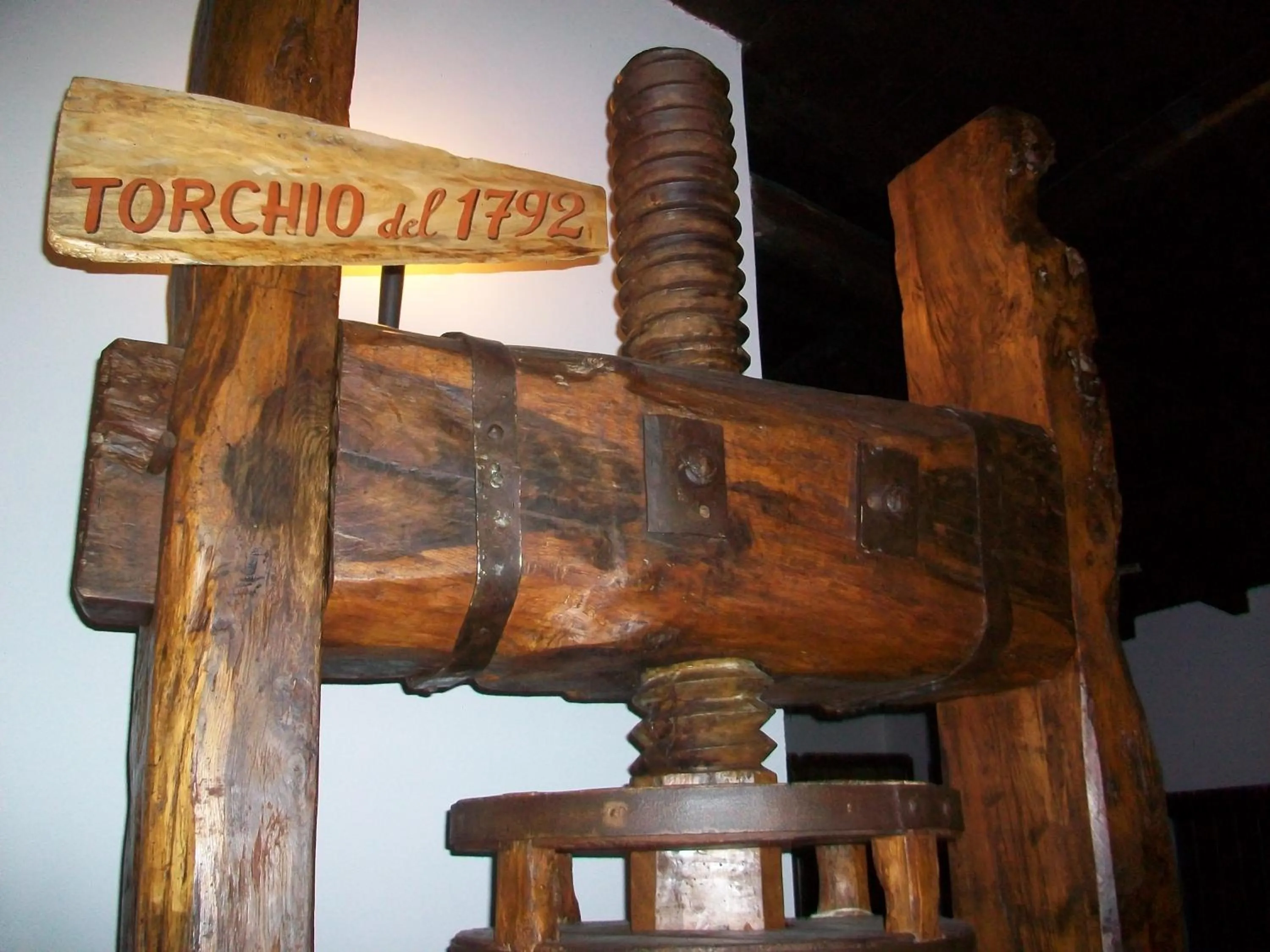 Decorative detail in Agriturismo Radaméz