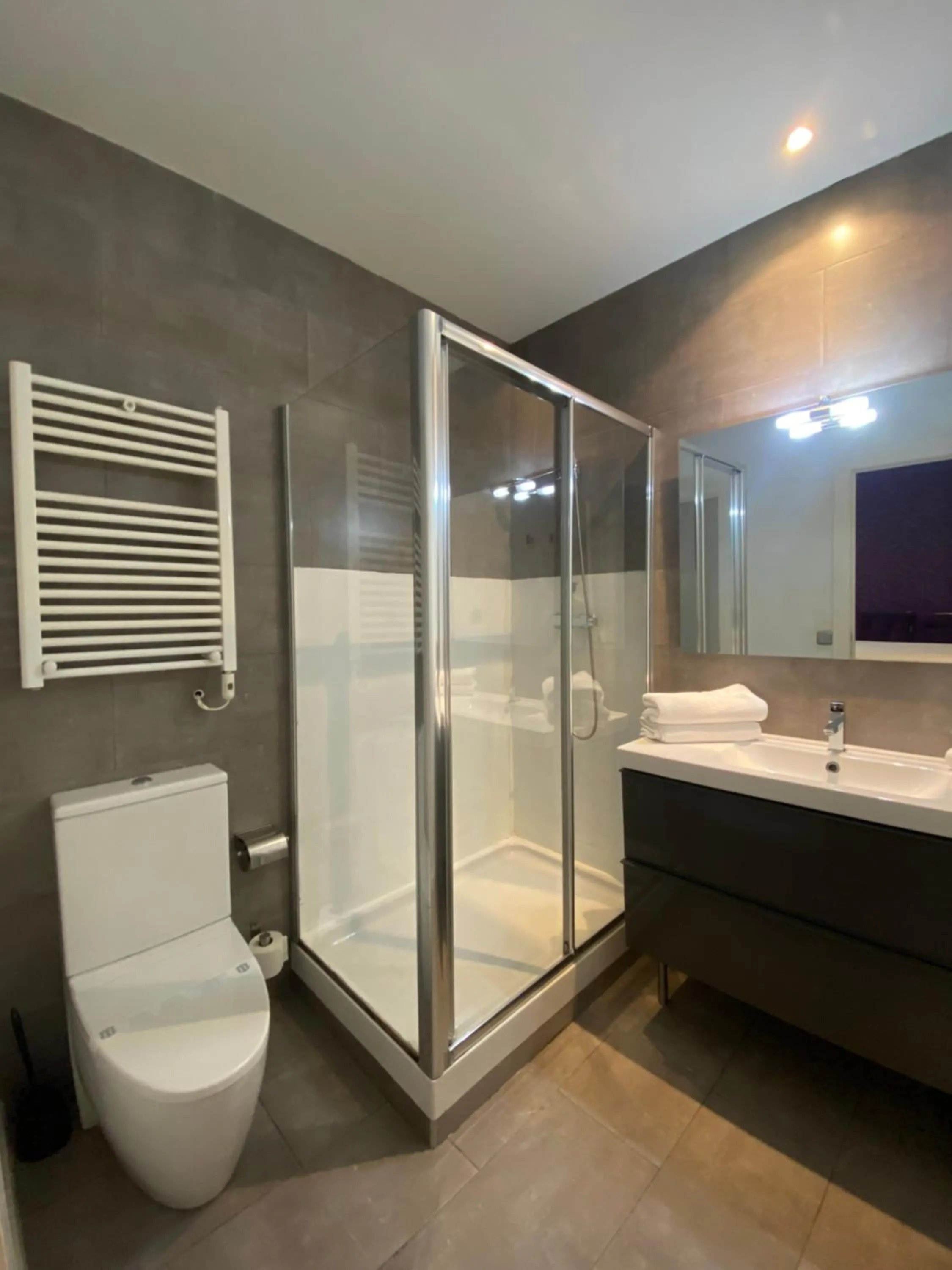 Bathroom in CH Six Rooms