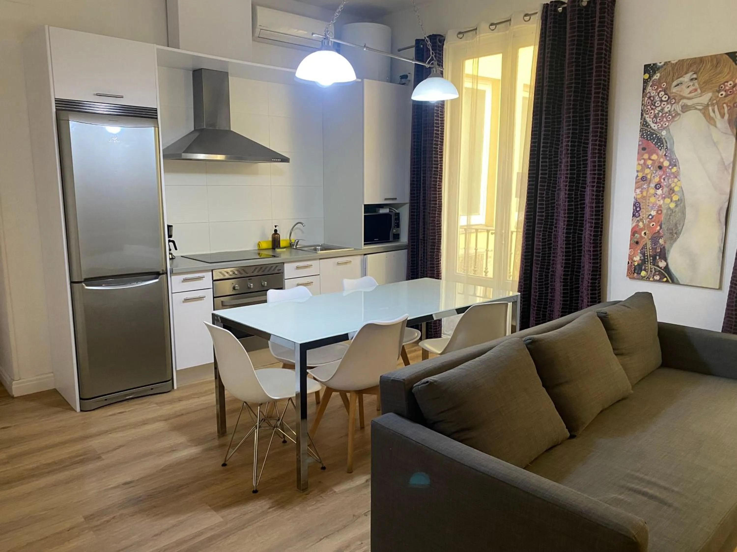 Dining area in CH Six Rooms