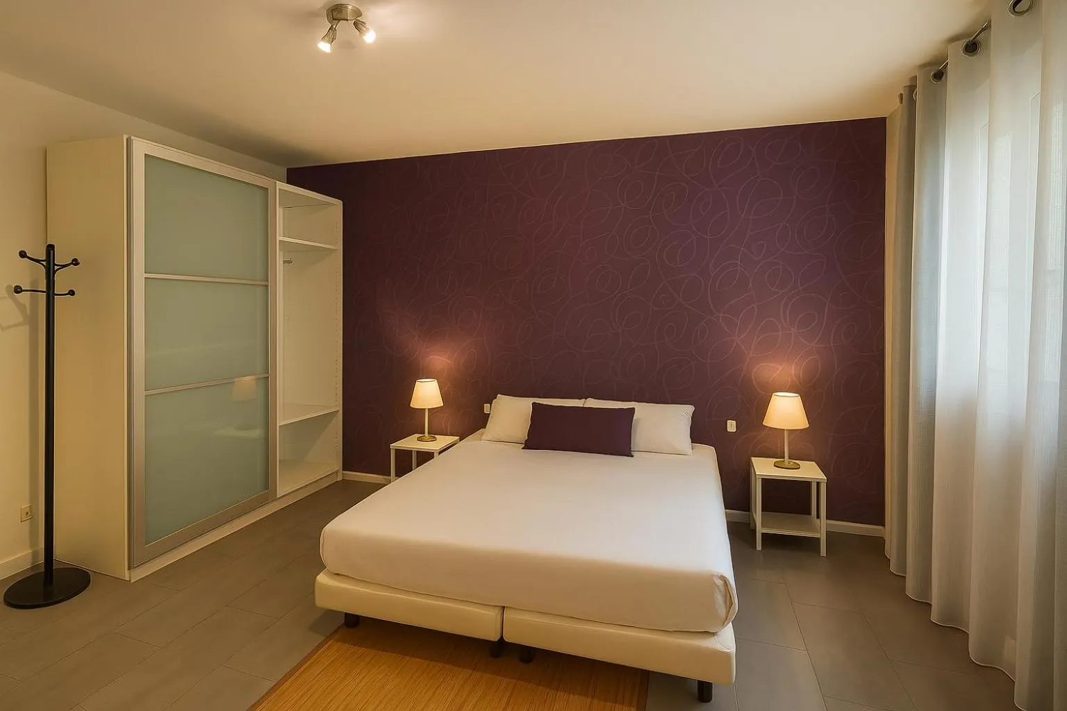 Photo of the whole room, Bed in CH Six Rooms