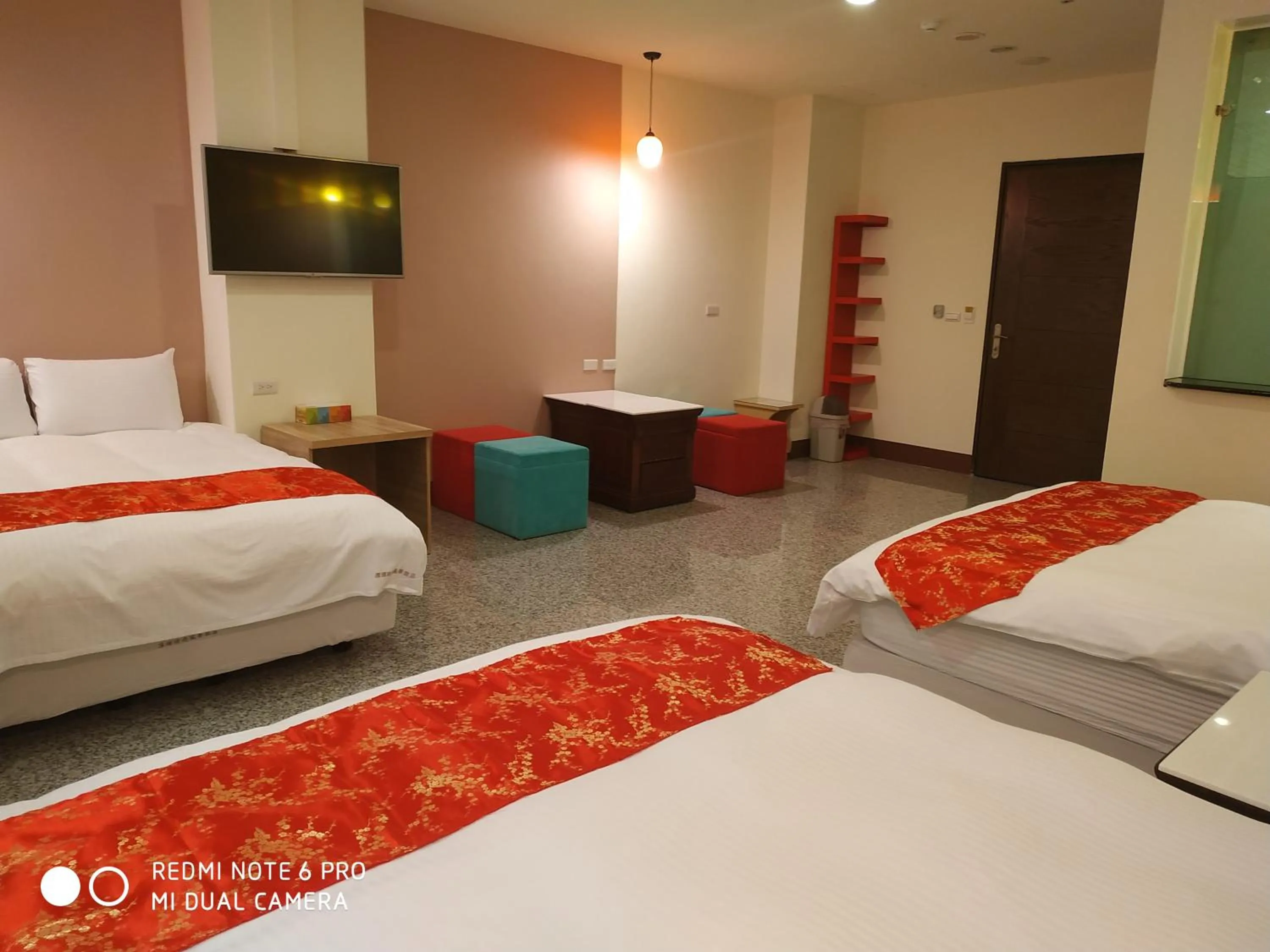 Decorative detail, Bed in Sun Moon Lake Crown Yu Hotel