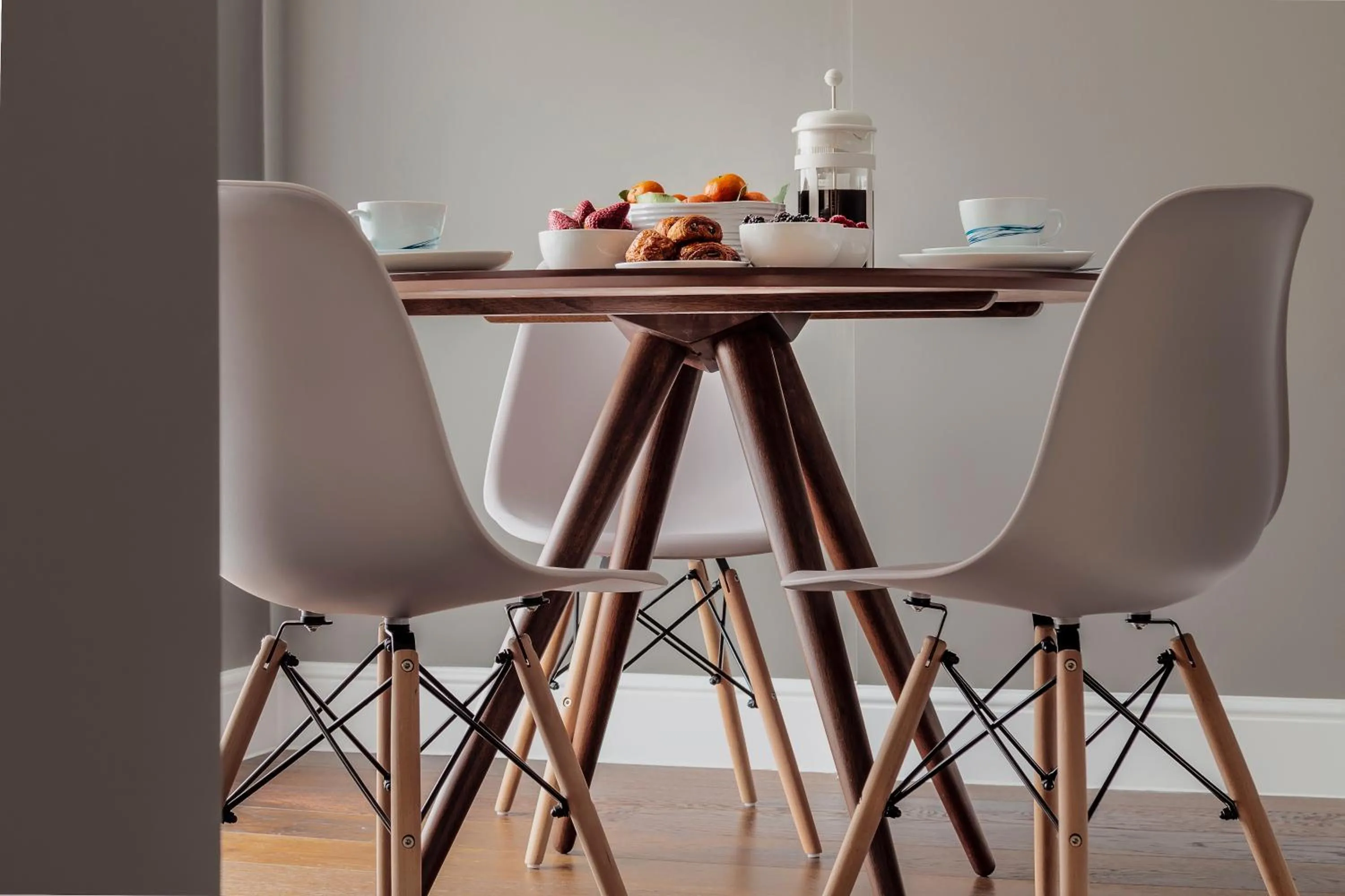 Seating area in The Knaresborough by Nestor