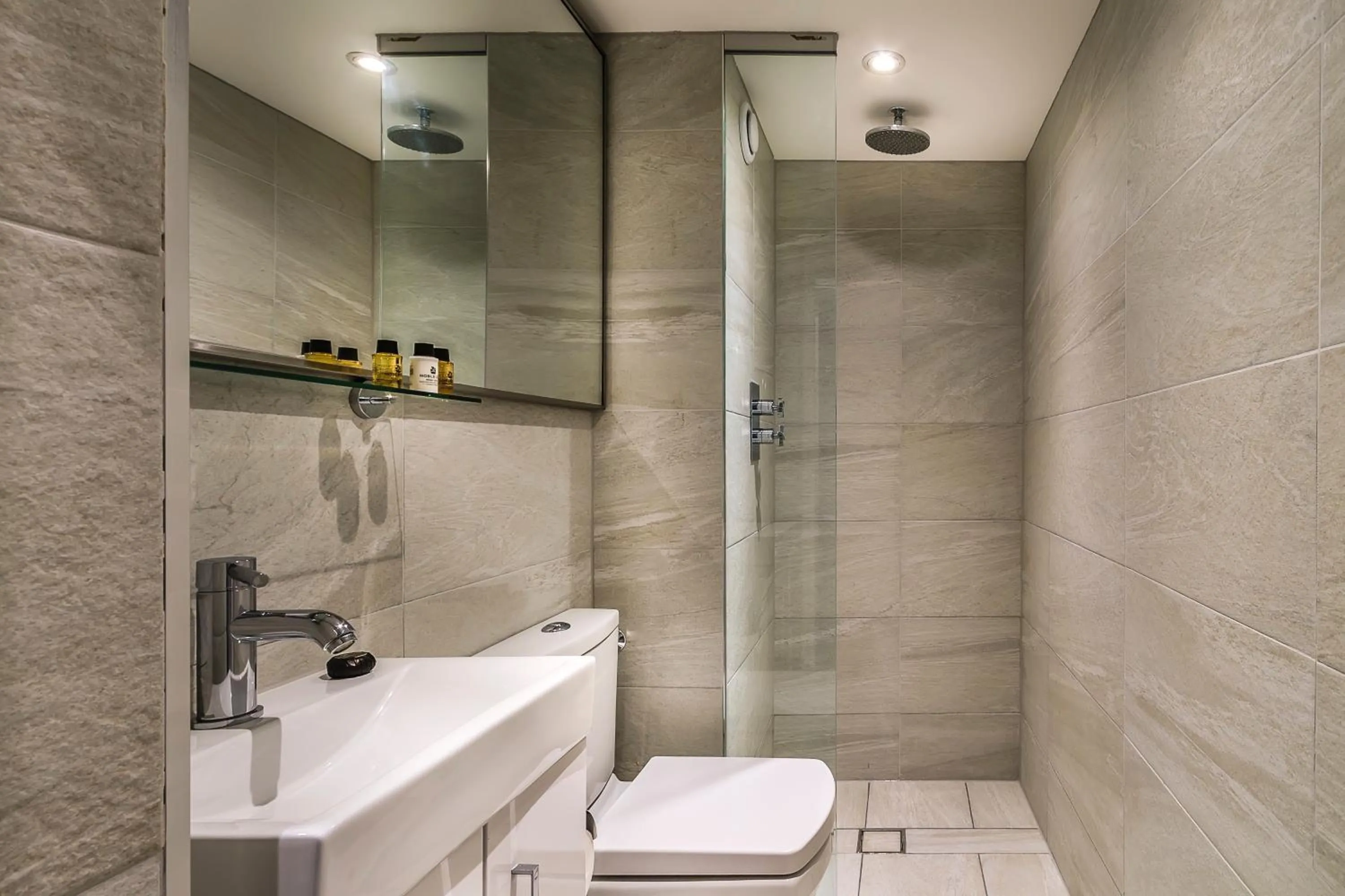 Shower in The Knaresborough by Nestor