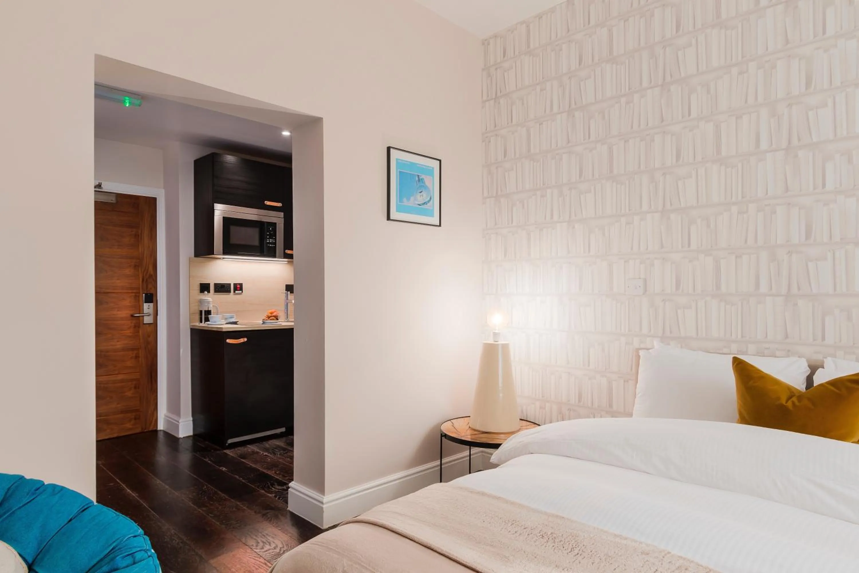 Bed in The Knaresborough by Nestor