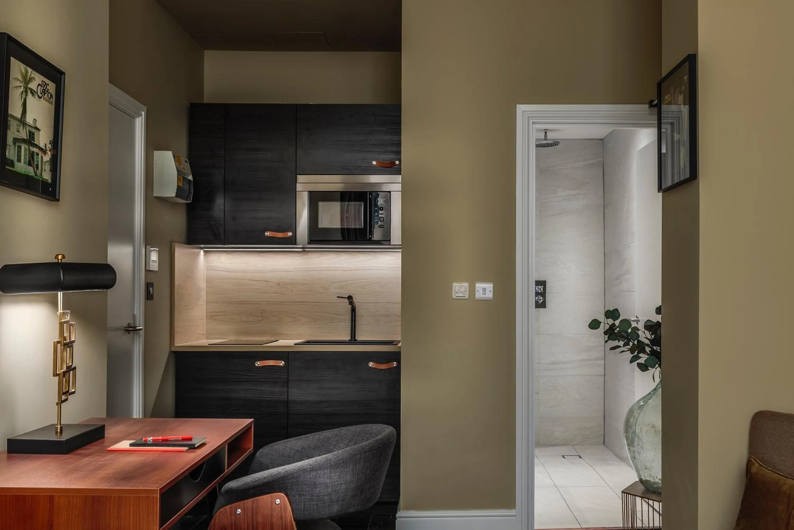 Shower in The Knaresborough by Nestor