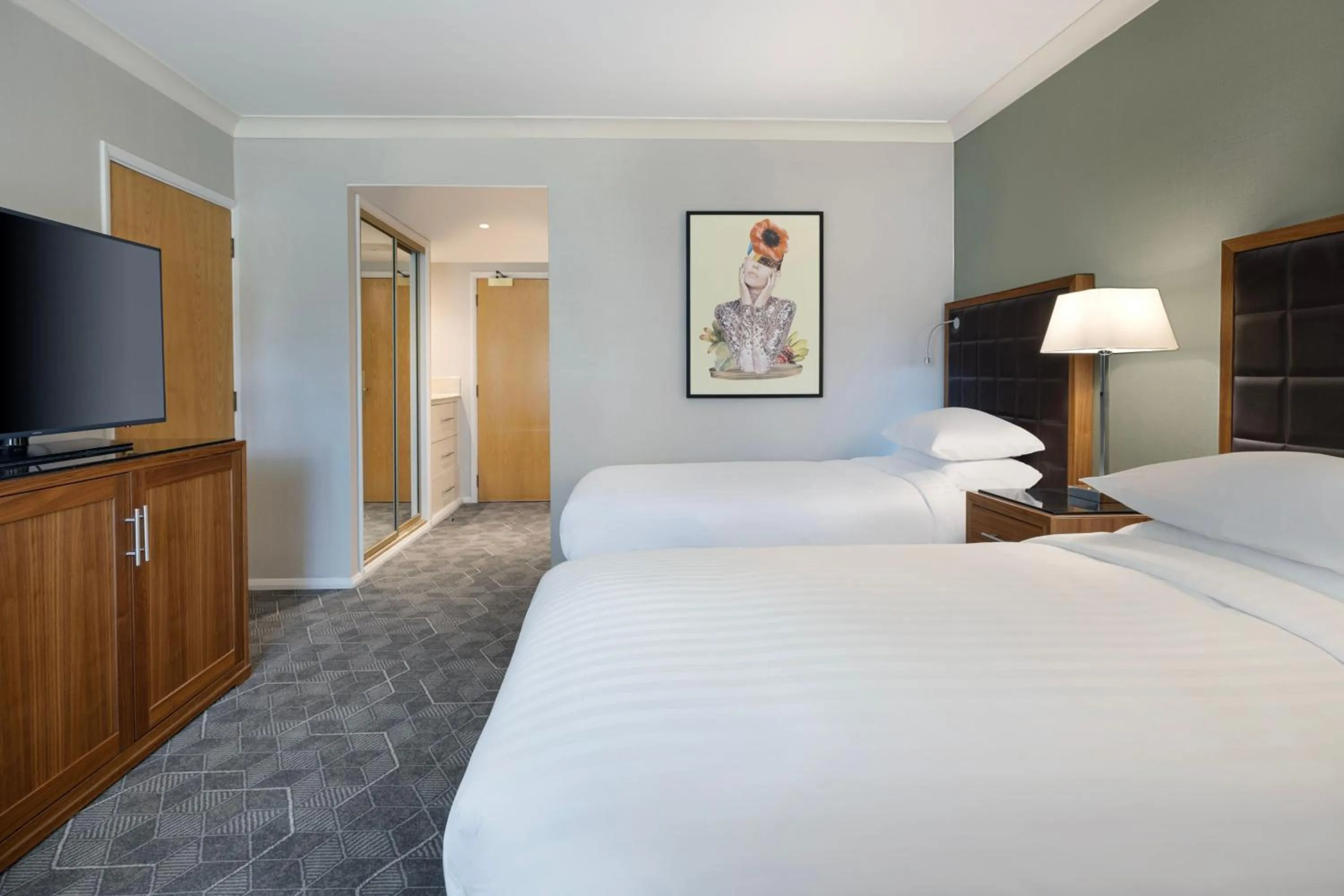 Photo of the whole room, Bed in Delta Hotels by Marriott Peterborough