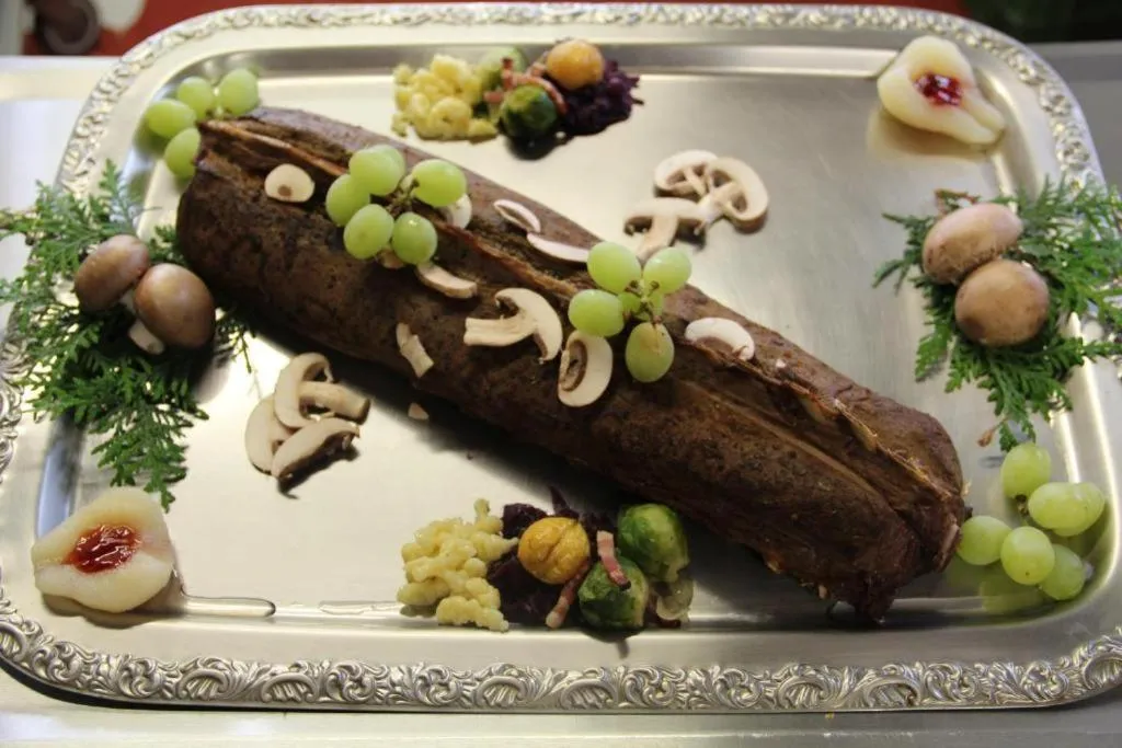 Restaurant/places to eat in Hotel-Restaurant Alpina