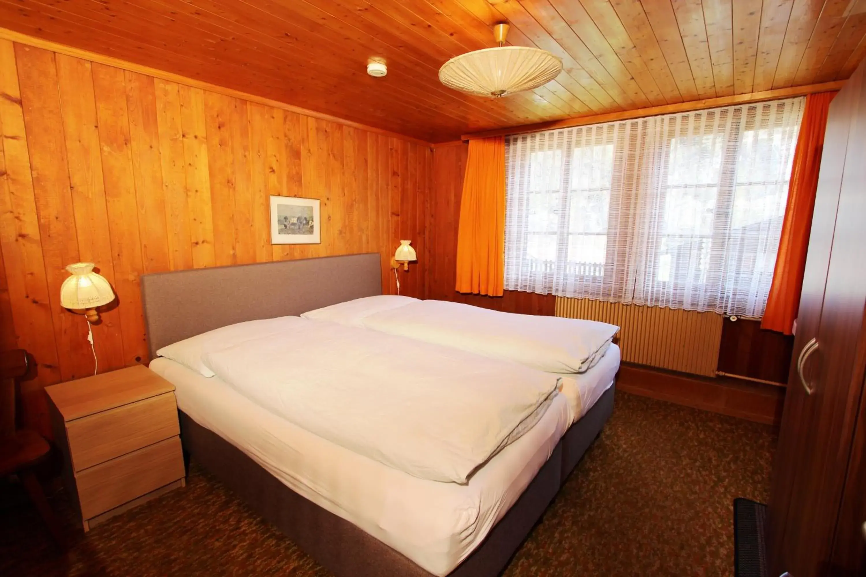 Twin Room in Hotel-Restaurant Alpina Twin Room in Hotel-Restaurant Alpina