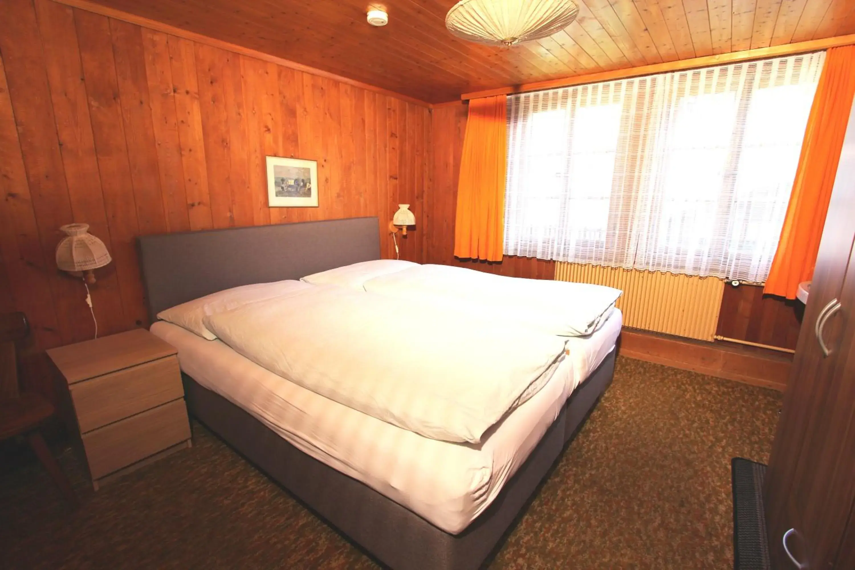 Twin Room in Hotel-Restaurant Alpina Twin Room in Hotel-Restaurant Alpina