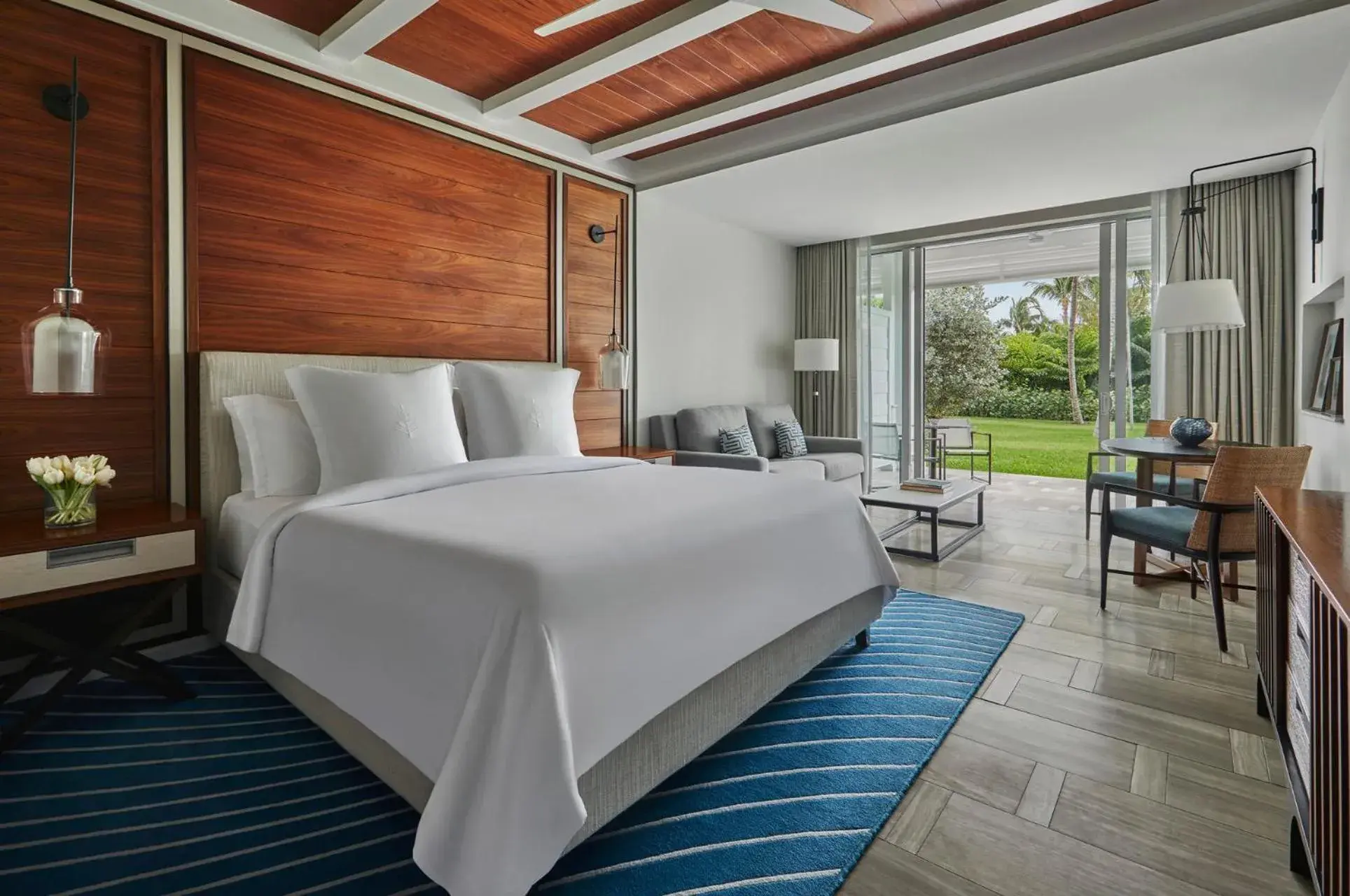 Garden-View Room with king bed - Accessible in The Ocean Club, A Four Seasons Resort, Bahamas Garden-View Room with king bed - Accessible in The Ocean Club, A Four Seasons Resort, Bahamas