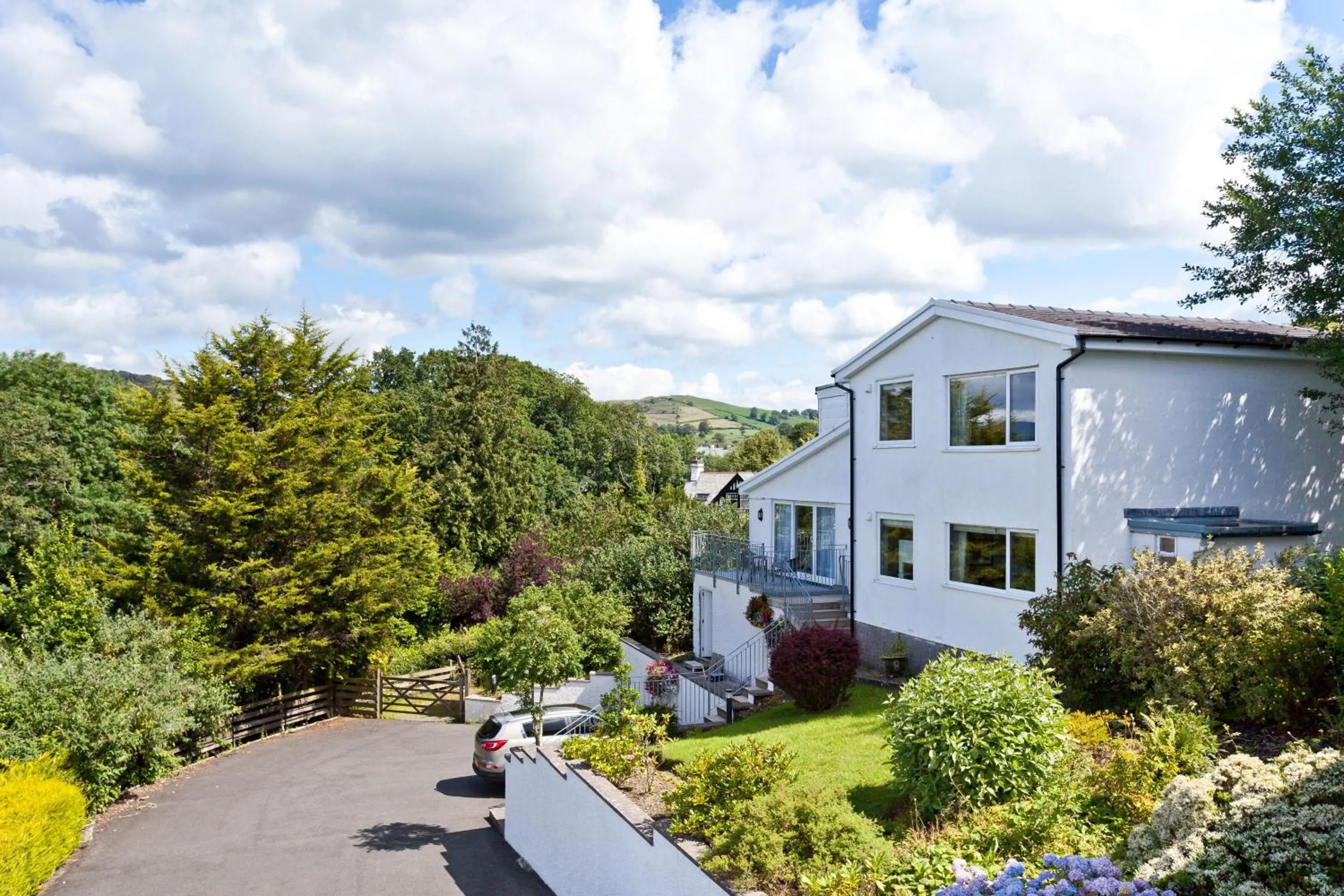 Property building in Windermere Hillthwaite Hotel