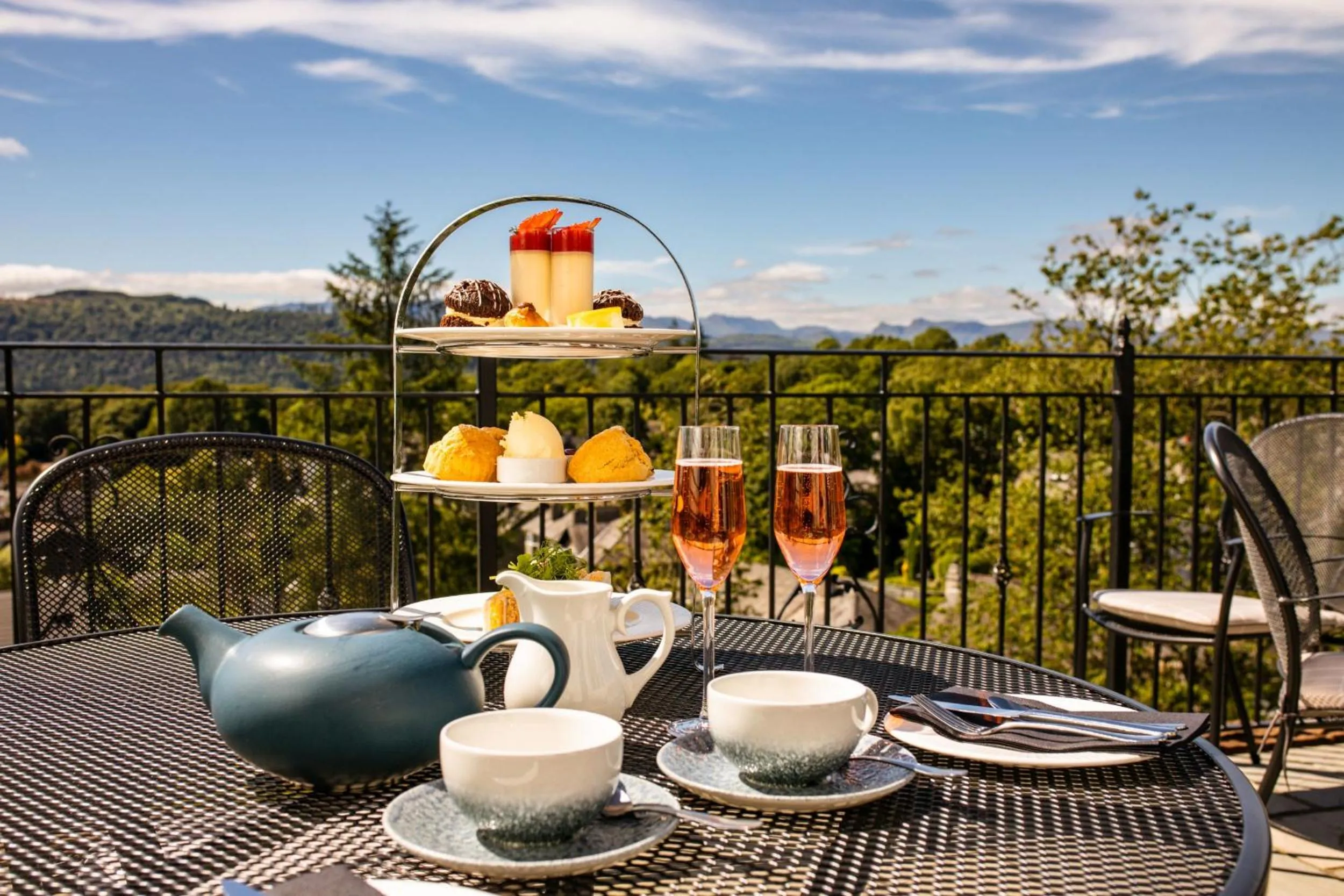 Restaurant/places to eat in Windermere Hillthwaite Hotel