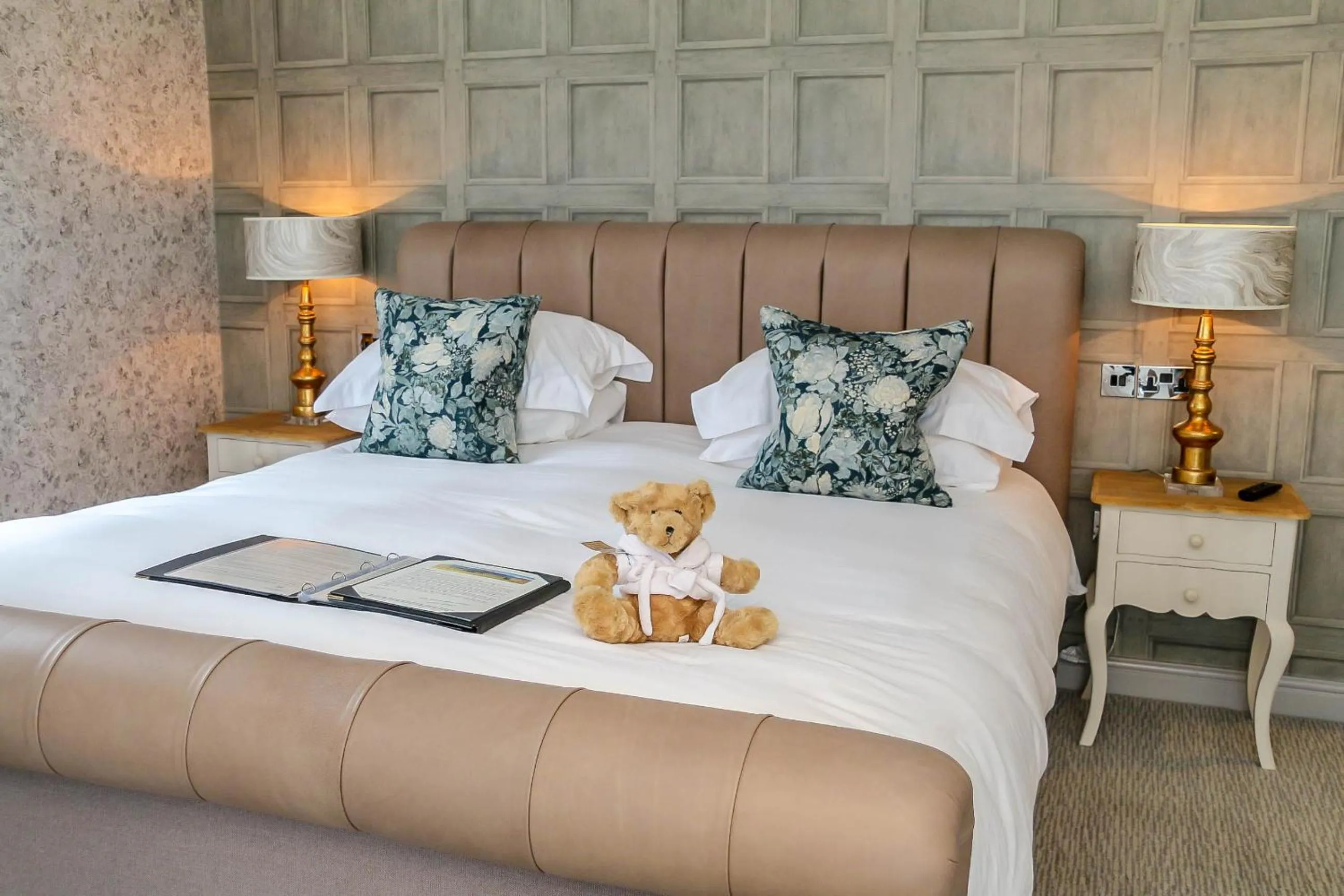 Bedroom, Bed in Windermere Hillthwaite Hotel