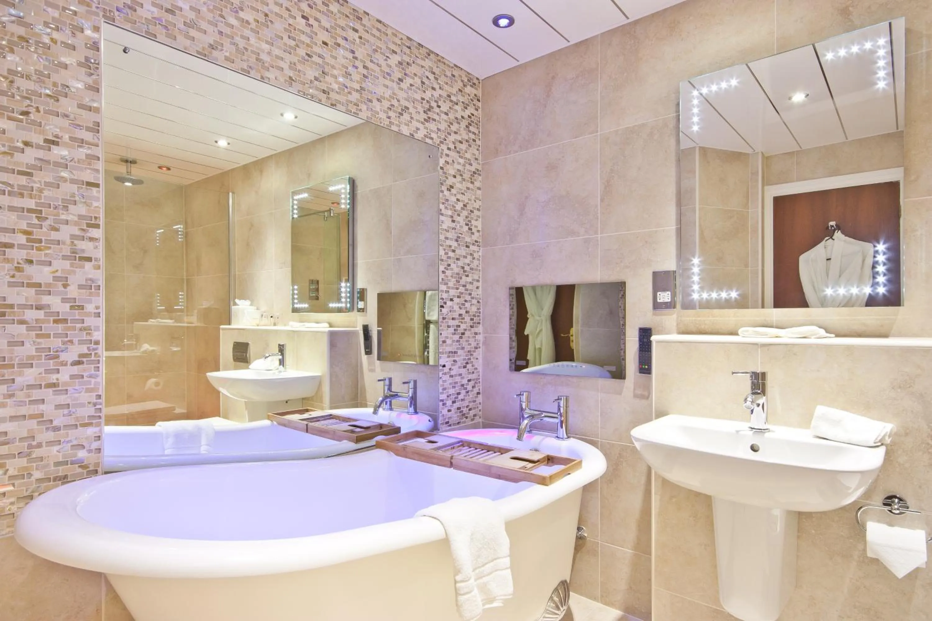 Photo of the whole room in Windermere Hillthwaite Hotel