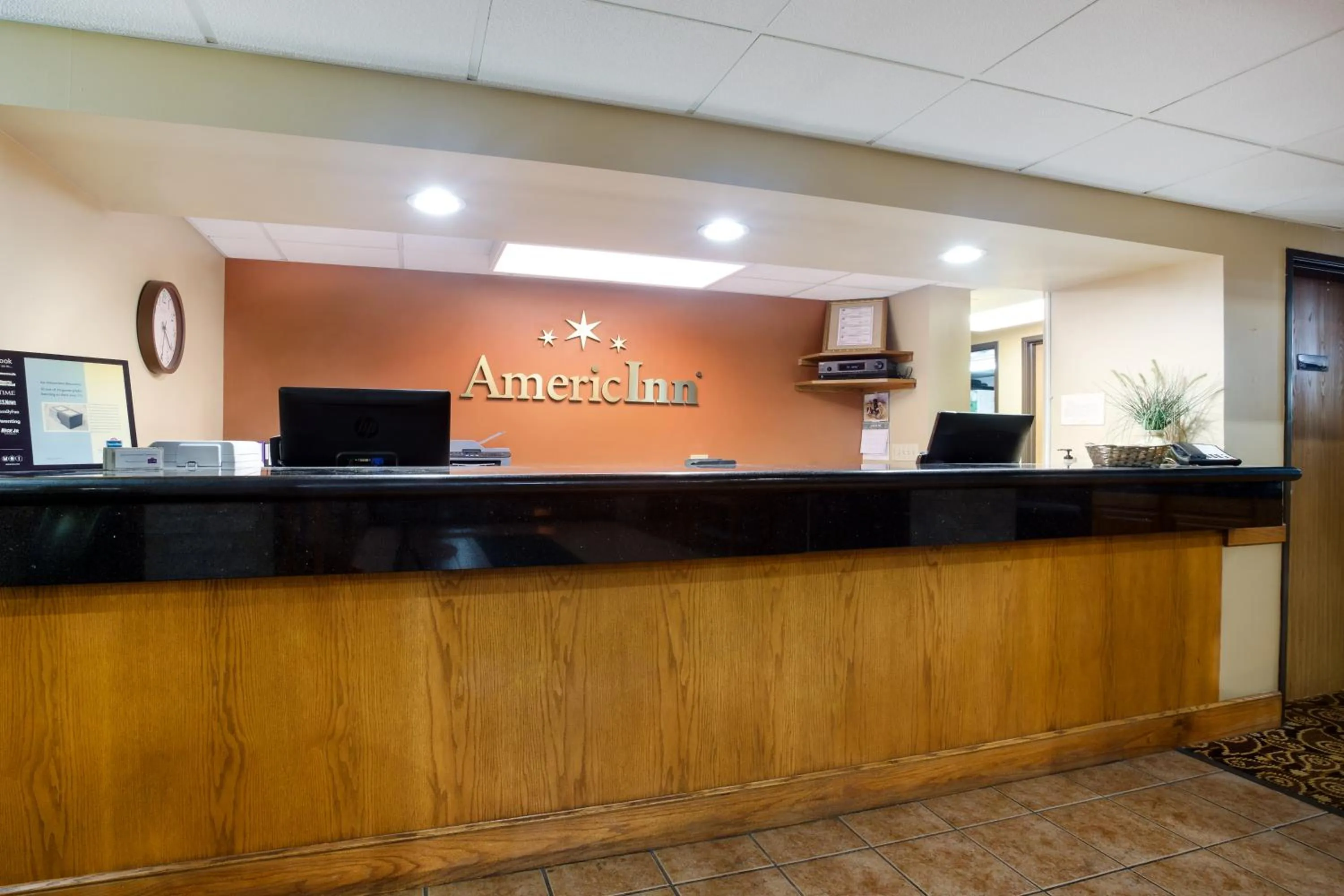 Lobby or reception in AmericInn by Wyndham Tomah