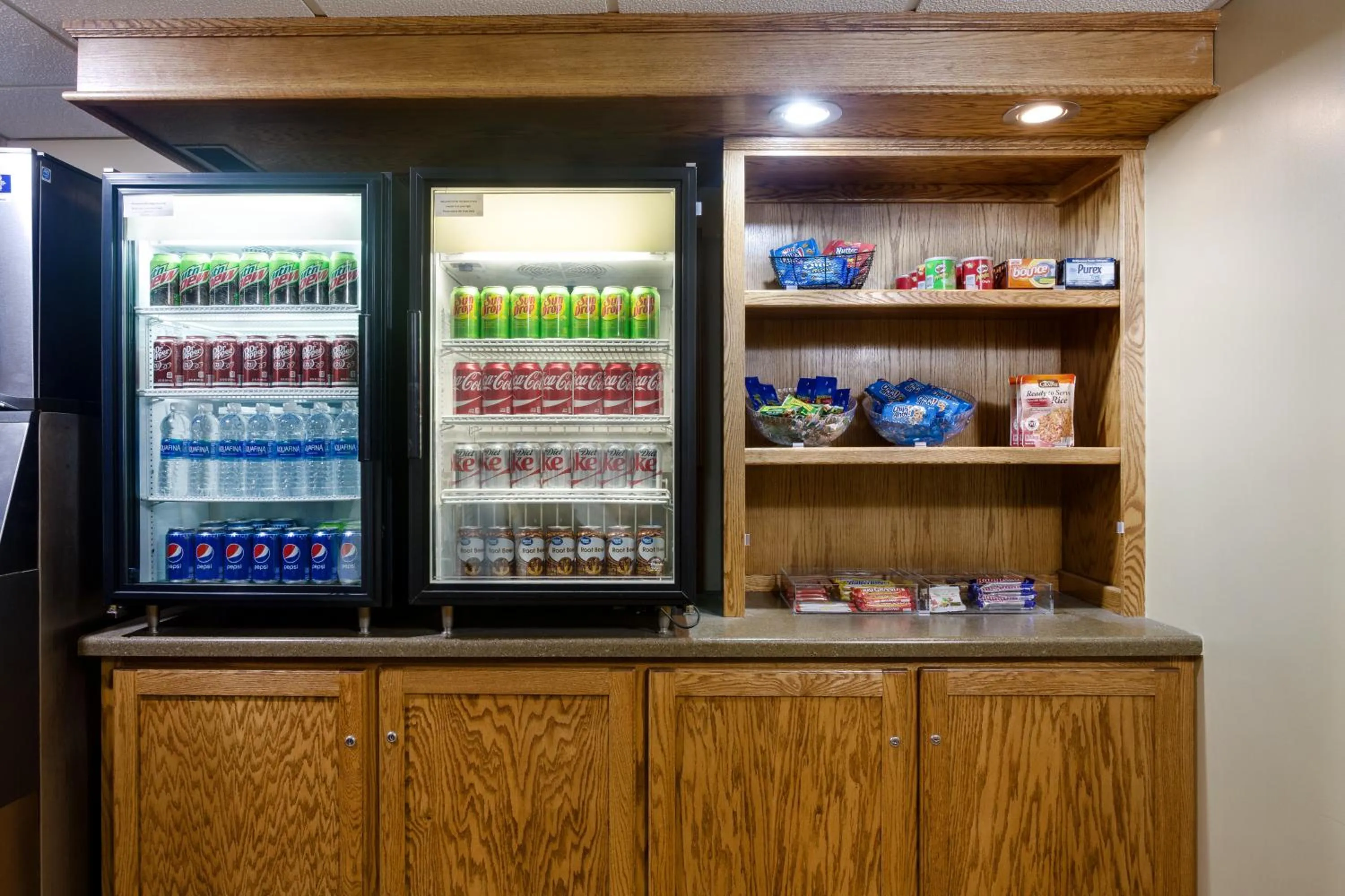 Food and drinks in AmericInn by Wyndham Tomah