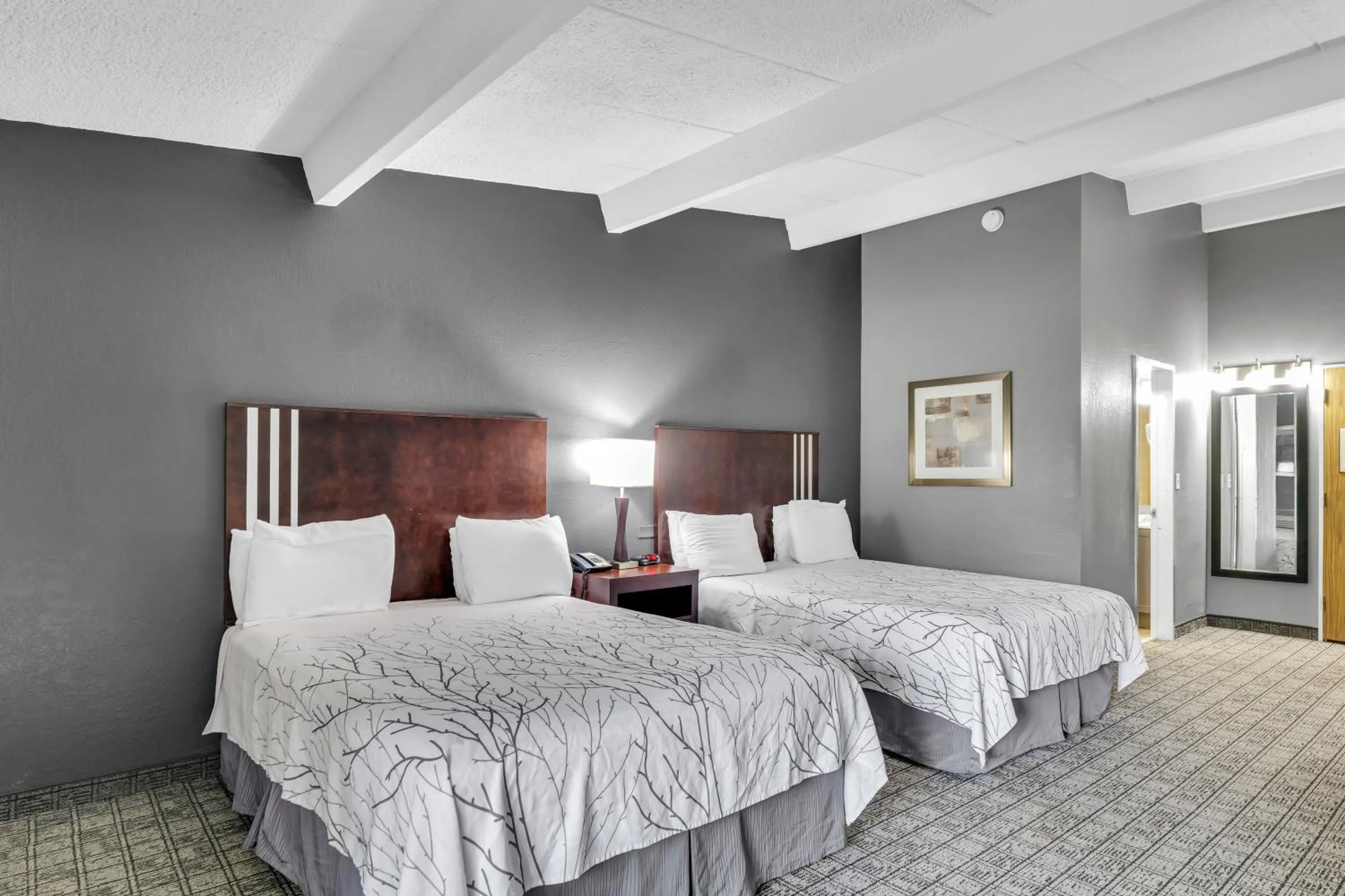 Bedroom, Bed in Eastlake Suites Hotel & Conference Center By OYO Urbana