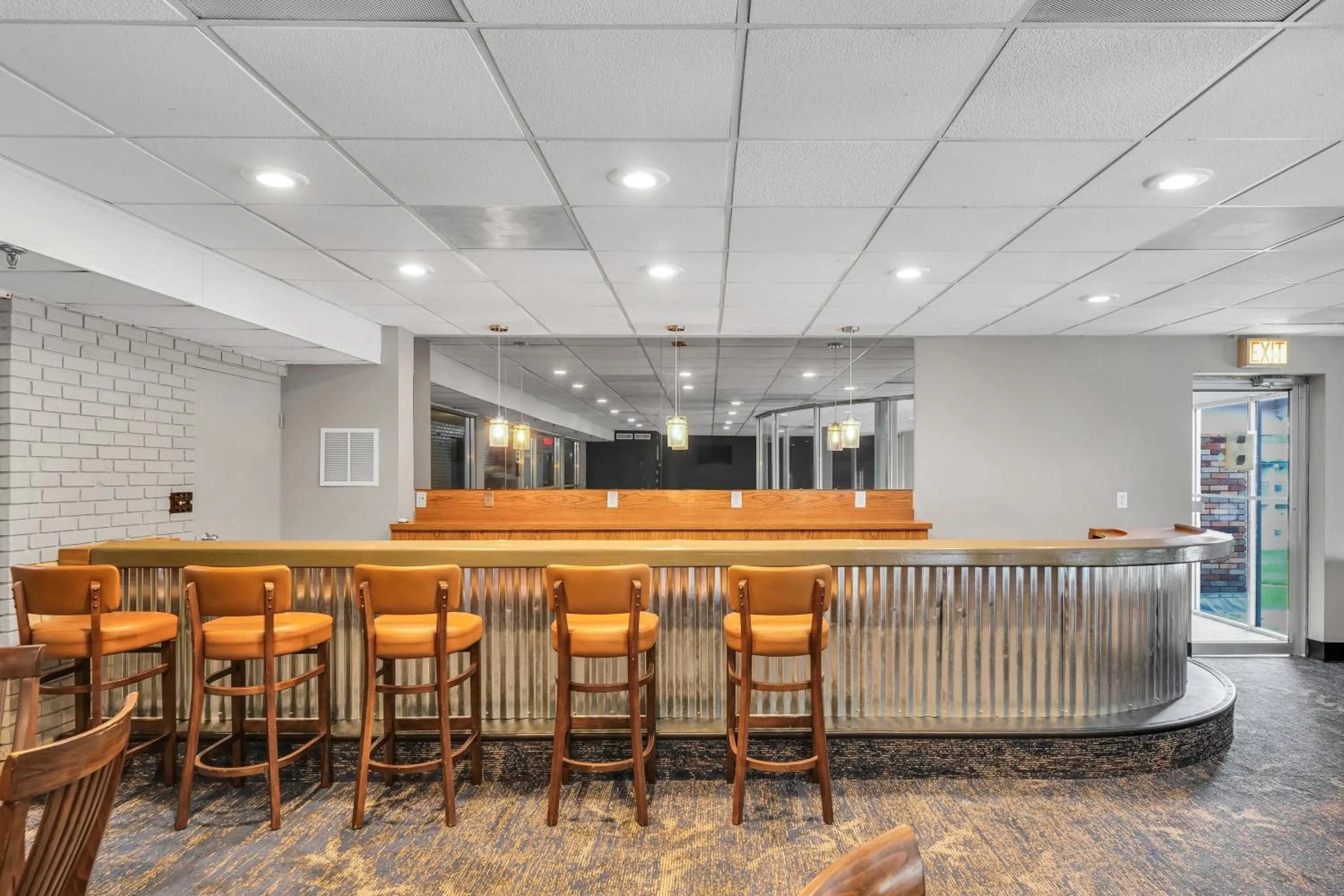 Area and facilities in Eastlake Suites Hotel & Conference Center By OYO Urbana