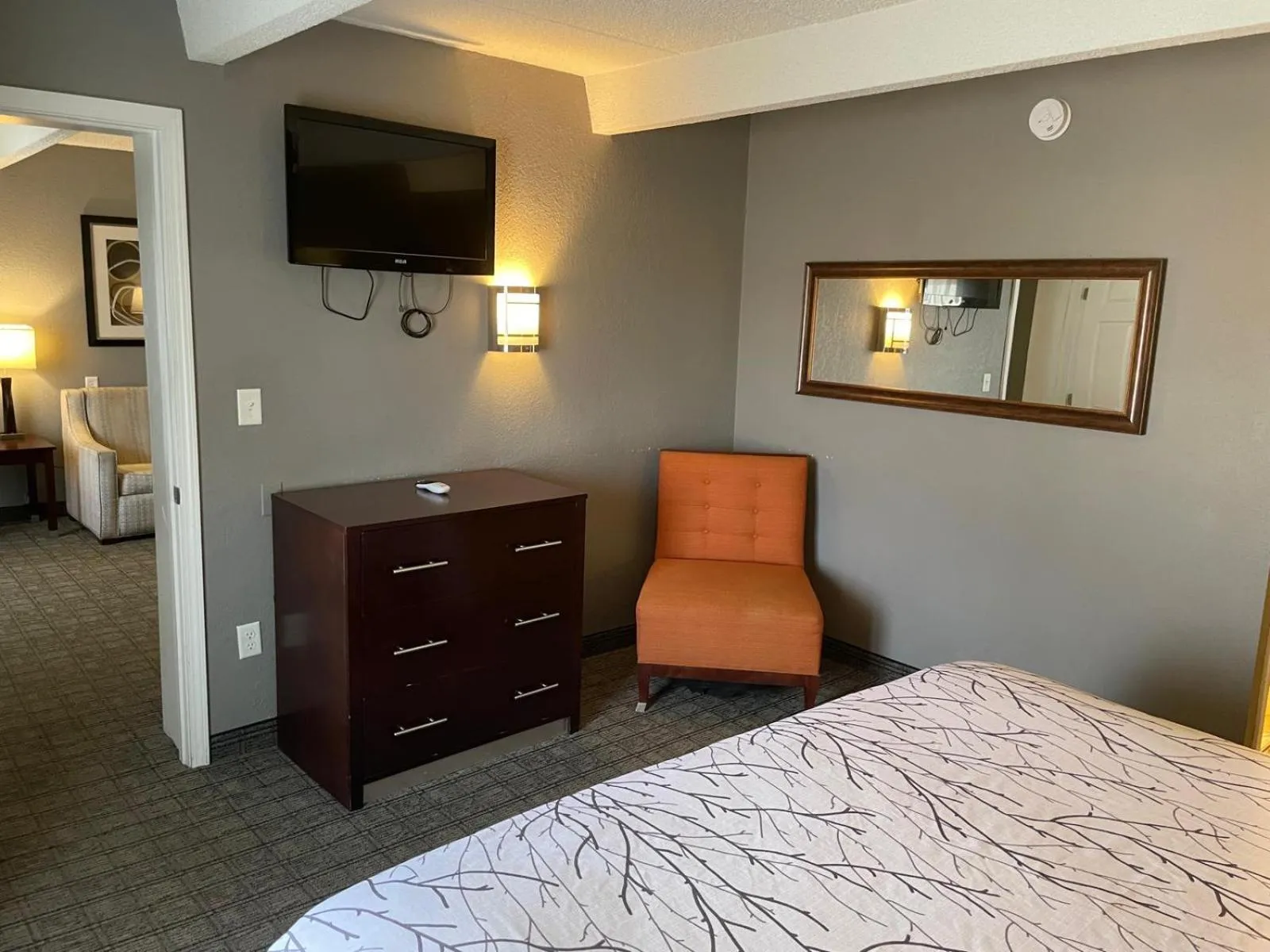 Bedroom, Bed in Eastlake Suites Hotel & Conference Center By OYO Urbana