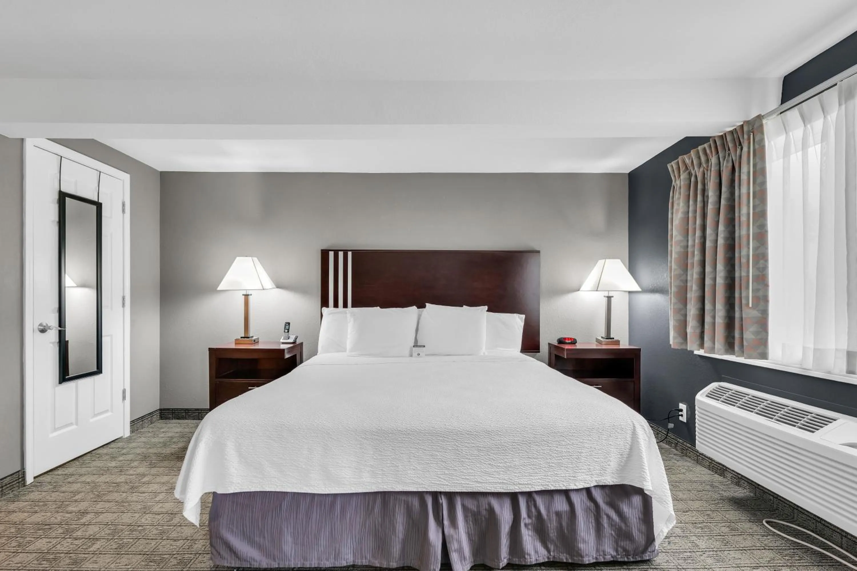 Bedroom, Bed in Eastlake Suites Hotel & Conference Center By OYO Urbana