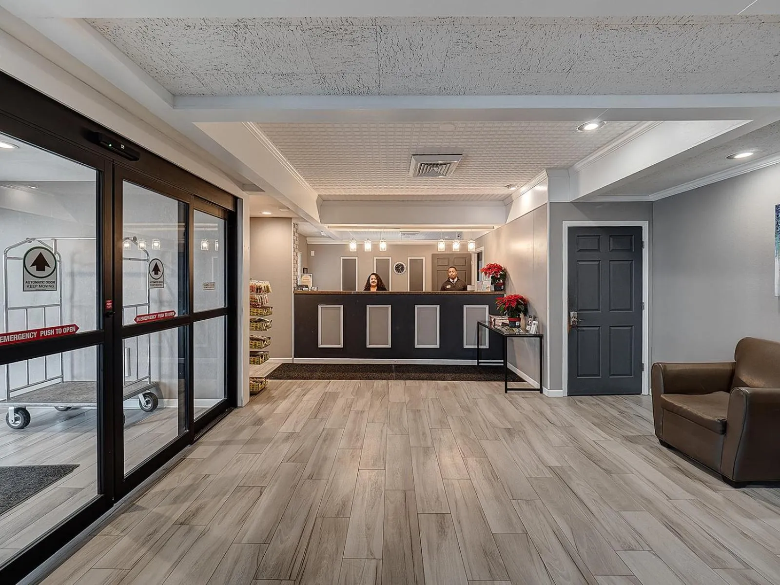 Lobby or reception in Eastlake Suites Hotel & Conference Center By OYO Urbana