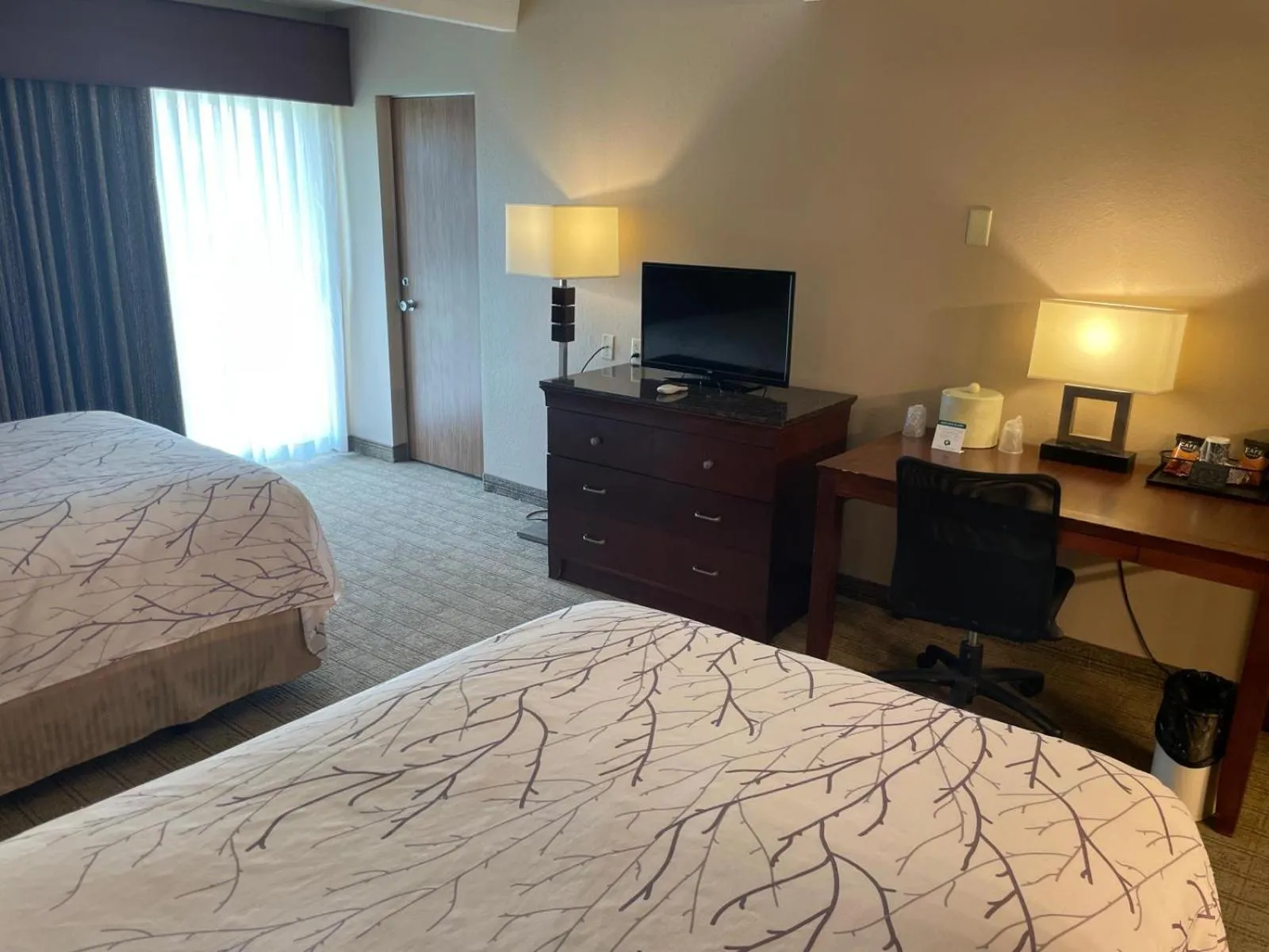 Bedroom, Bed in Eastlake Suites Hotel & Conference Center By OYO Urbana