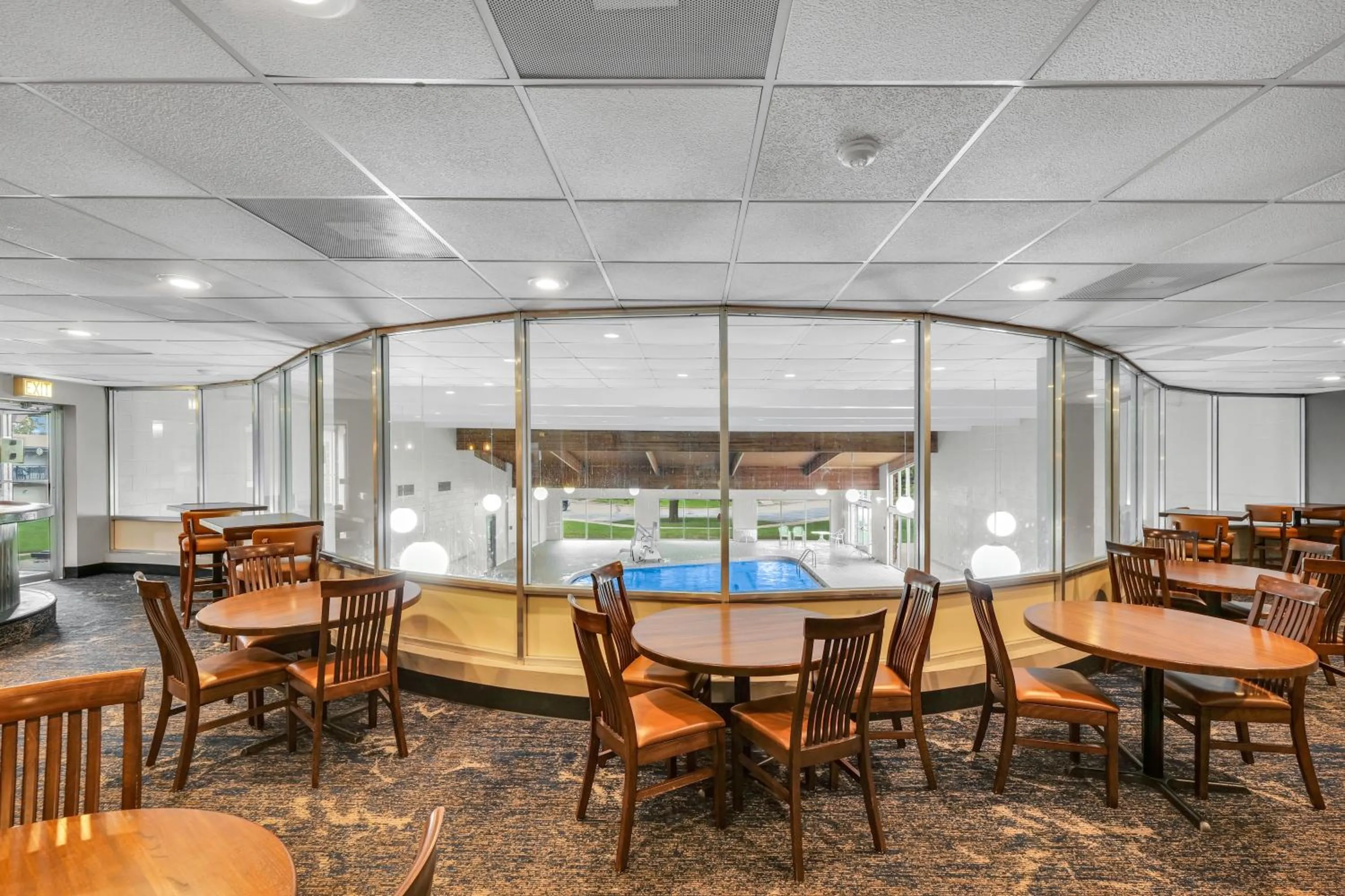 Area and facilities in Eastlake Suites Hotel & Conference Center By OYO Urbana