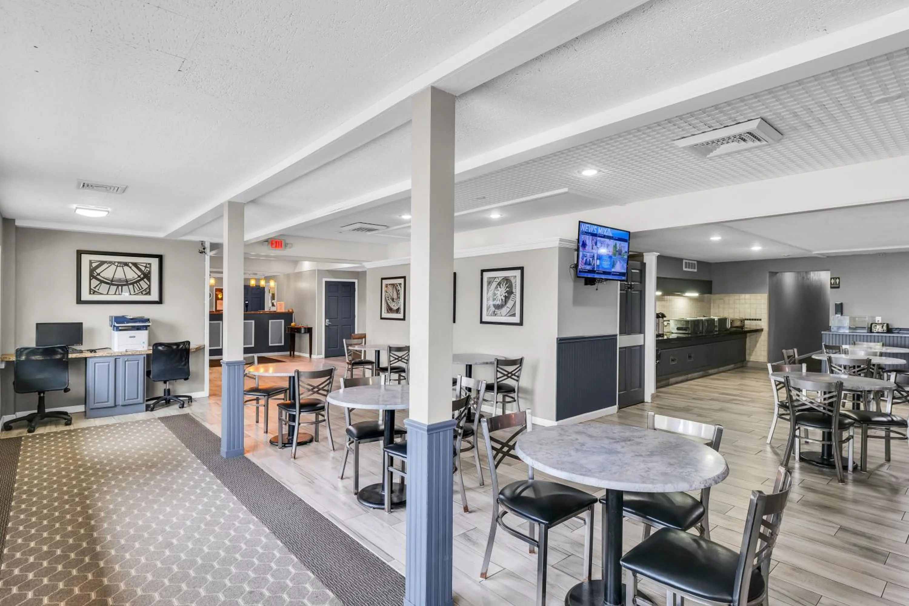 Restaurant/places to eat in Eastlake Suites Hotel & Conference Center By OYO Urbana