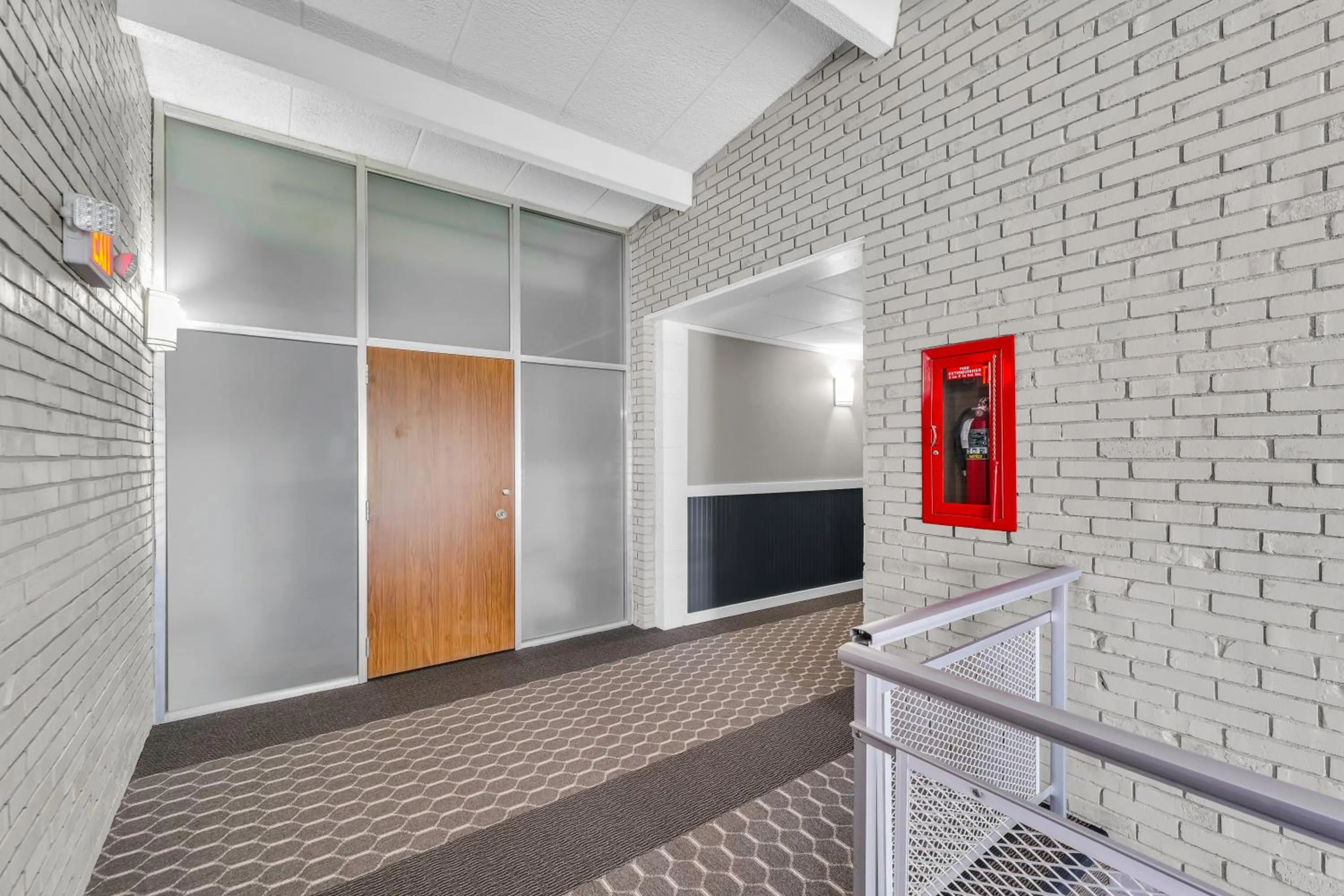 Lobby or reception in Eastlake Suites Hotel & Conference Center By OYO Urbana