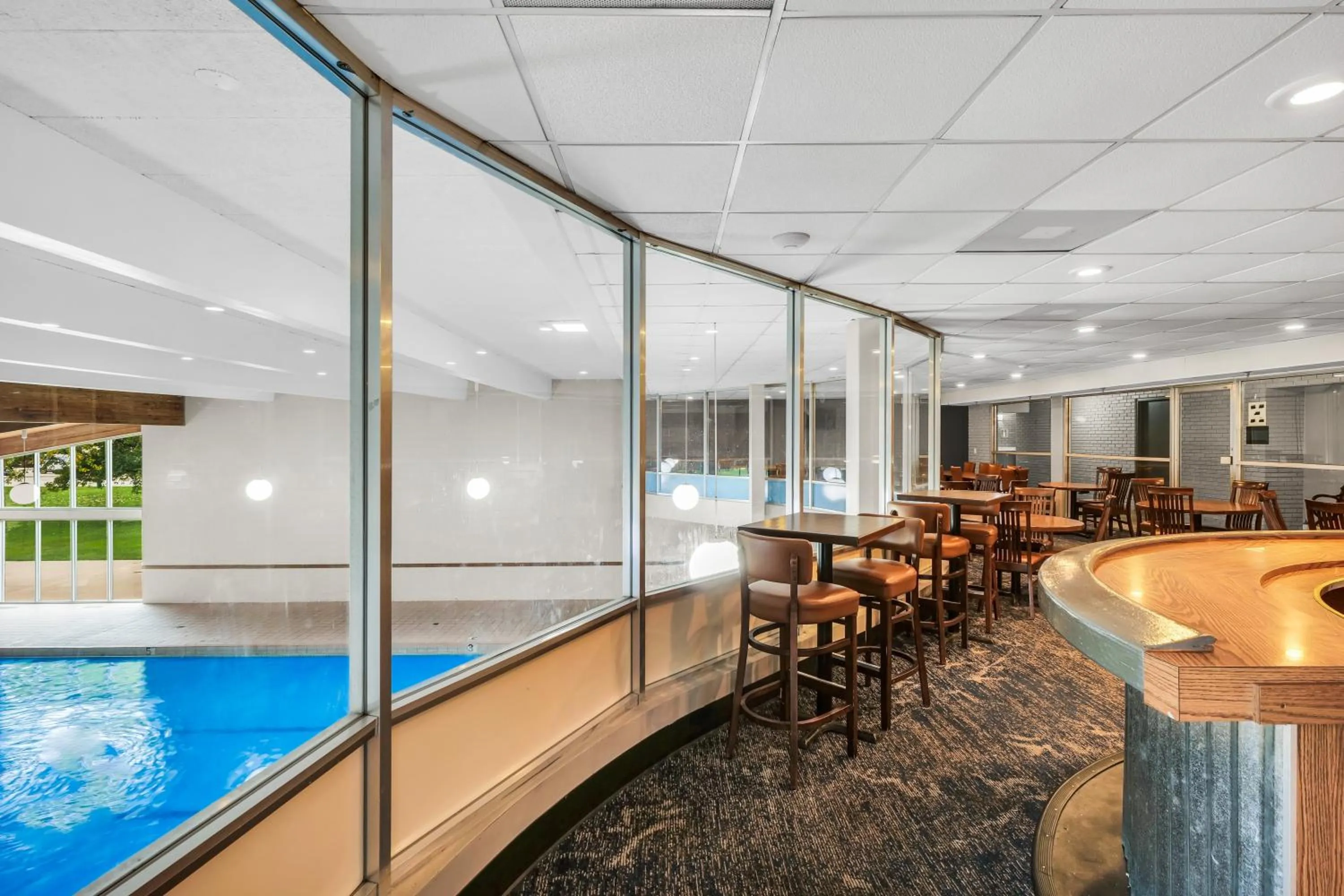 Swimming pool in Eastlake Suites Hotel & Conference Center By OYO Urbana