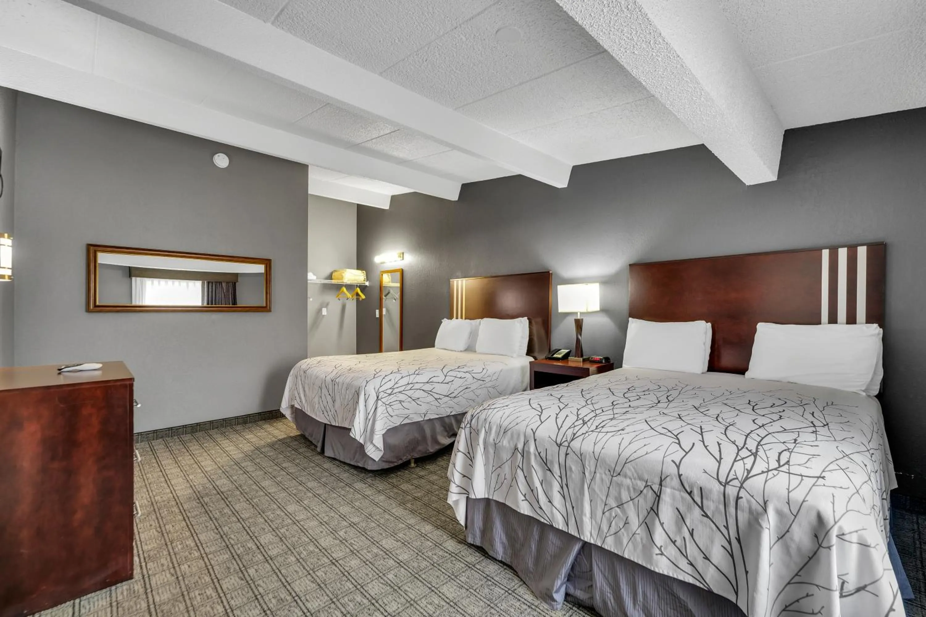 Bedroom, Bed in Eastlake Suites Hotel & Conference Center By OYO Urbana