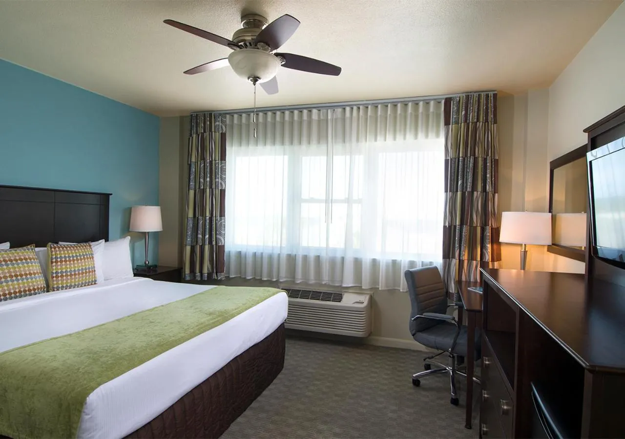 King Room in Palm Pavilion Inn
