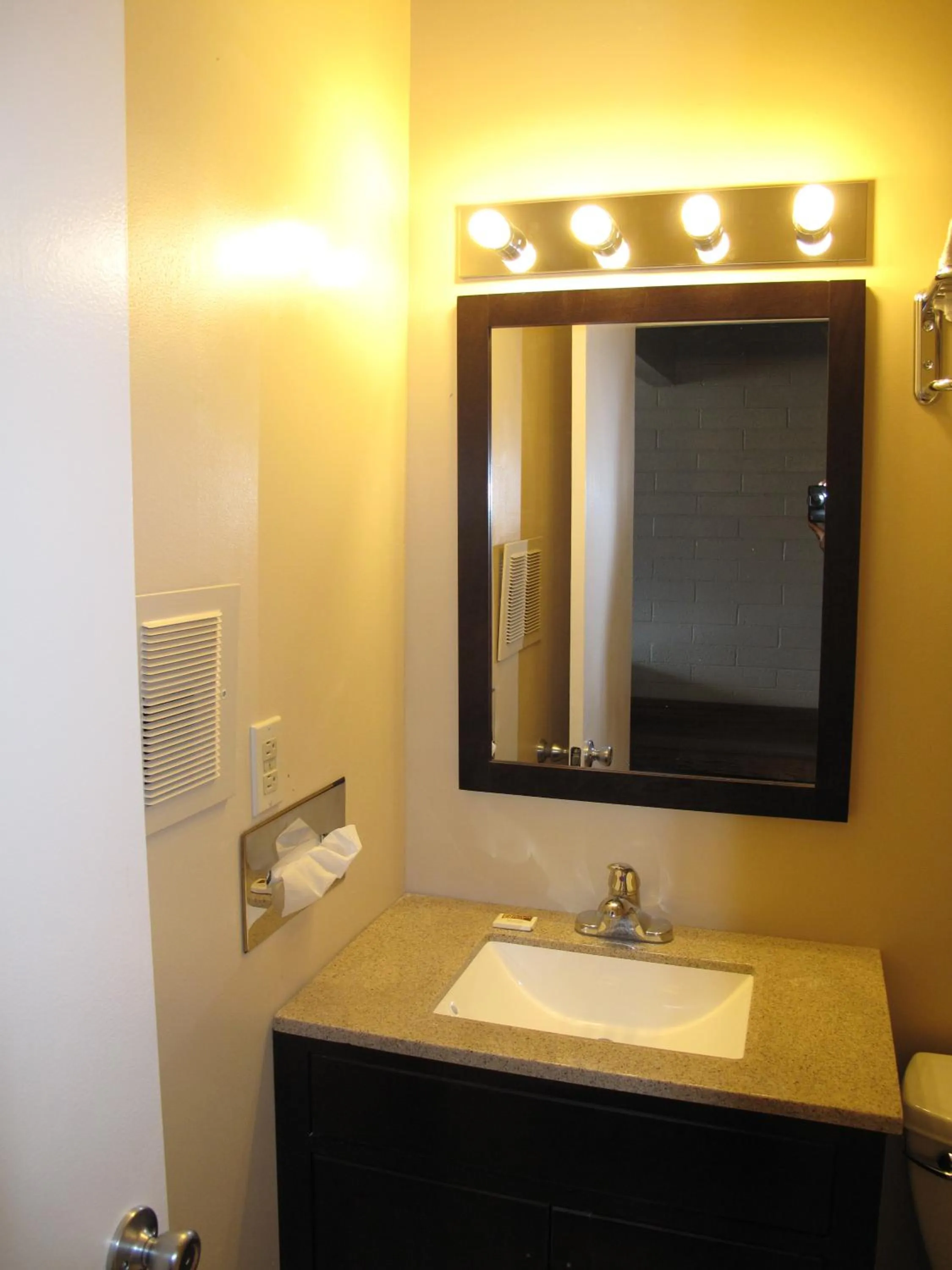 West Inn NAU - Downtown Flagstaff