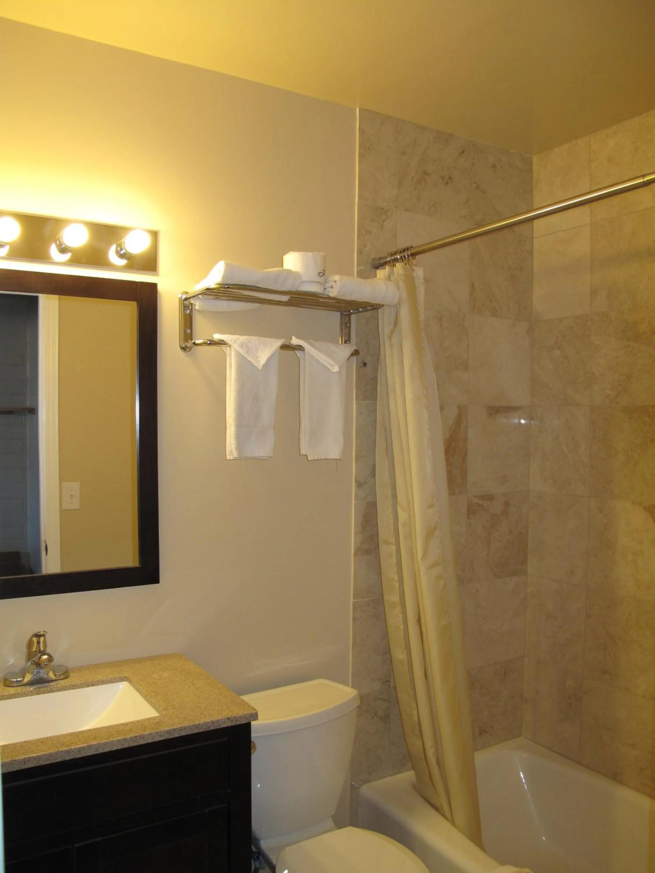 West Inn NAU - Downtown Flagstaff